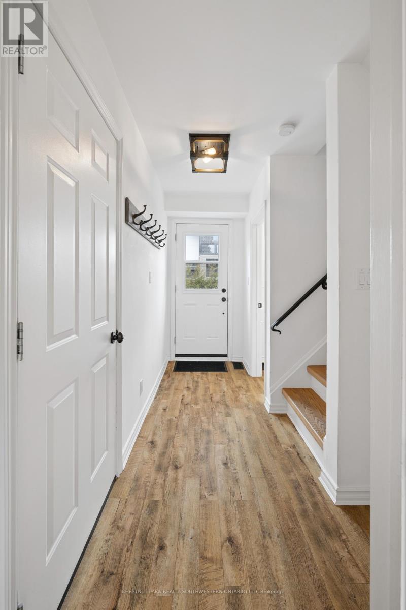 19 Douglas Road, Hamilton, Ontario  L9G 2E2 - Photo 22 - X12916048