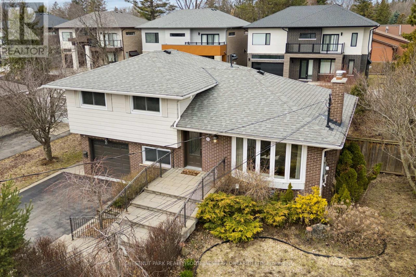 19 Douglas Road, Hamilton, Ontario  L9G 2E2 - Photo 40 - X12916048