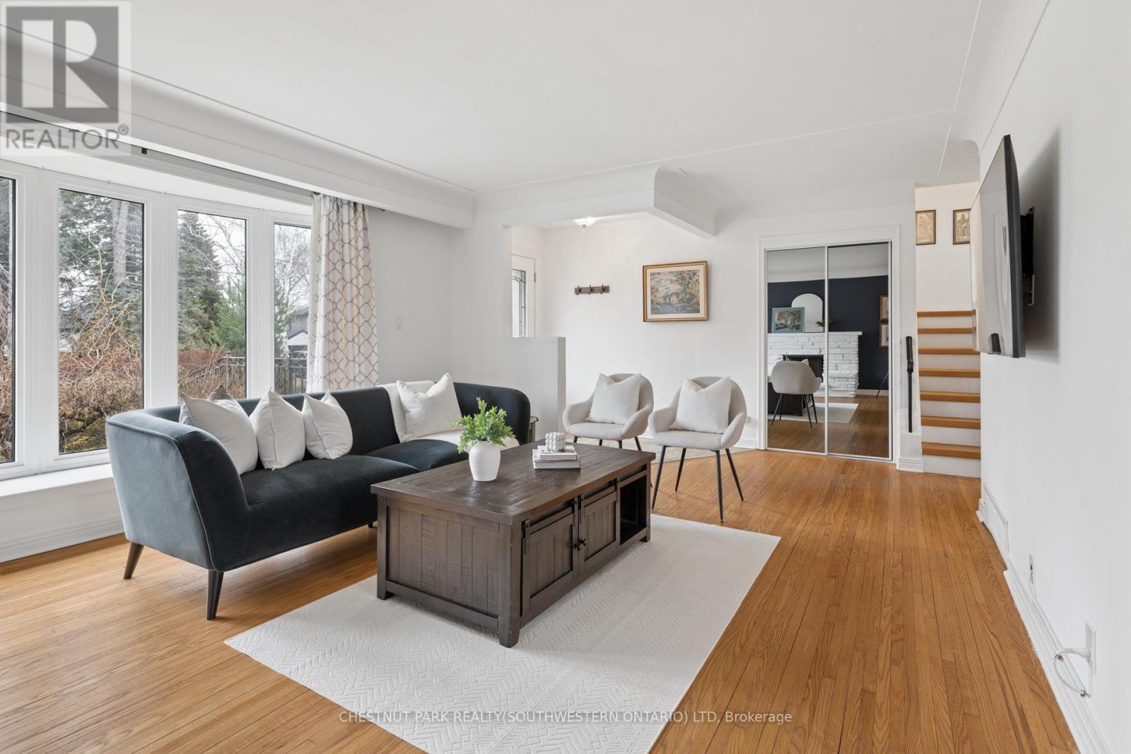 19 Douglas Road, Hamilton, Ontario  L9G 2E2 - Photo 8 - X12916048