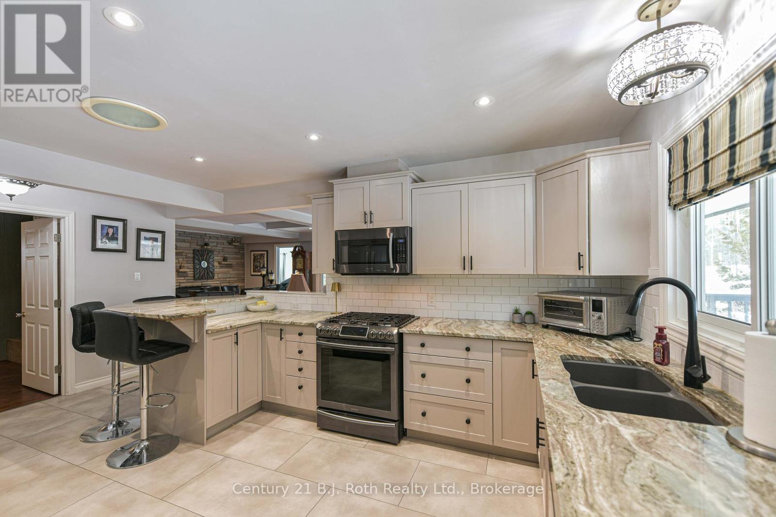 3609 Riverdale Drive, Severn, Ontario  L0K 2B0 - Photo 21 - S12913396