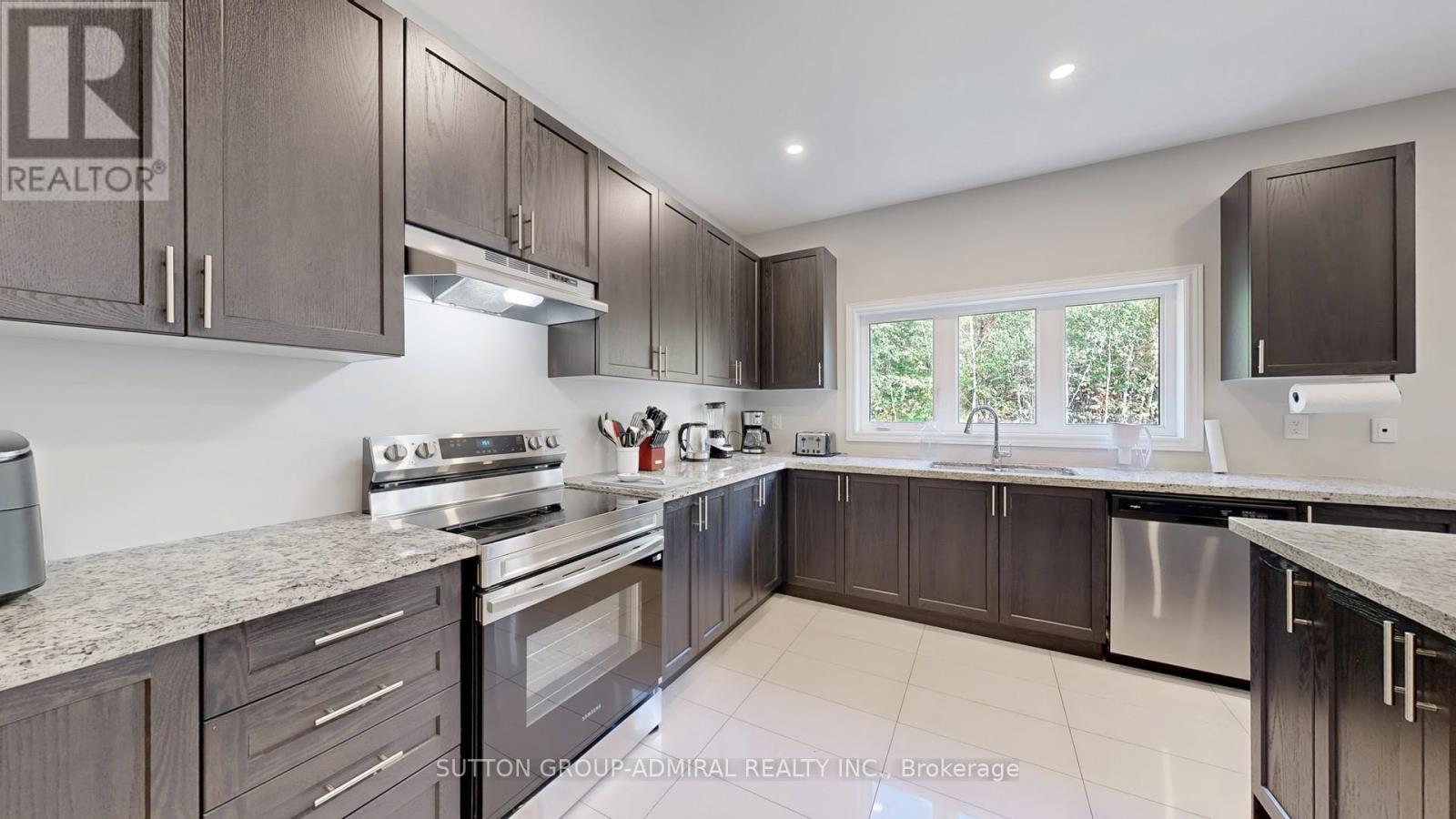 1629 Emberton Way, Innisfil, Ontario  L9S 0N4 - Photo 12 - N12915032