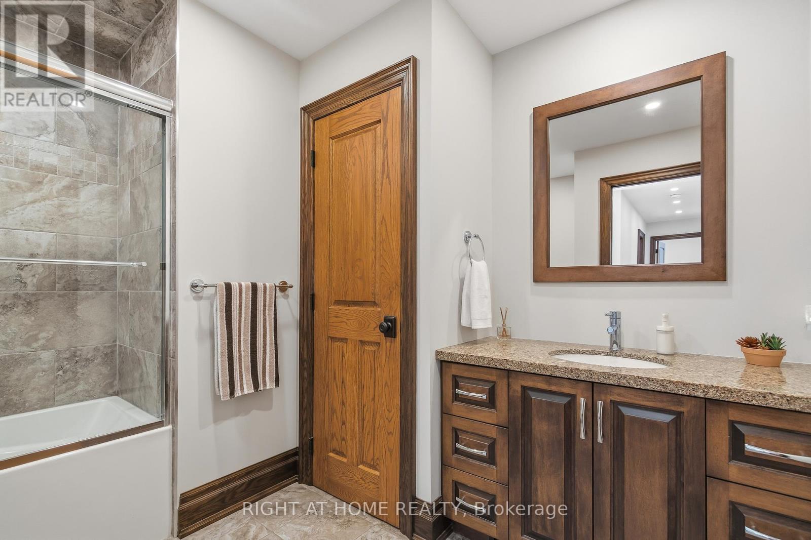 43 Scott Street, Niagara-On-The-Lake, Ontario  L0S 1J0 - Photo 22 - X12827608