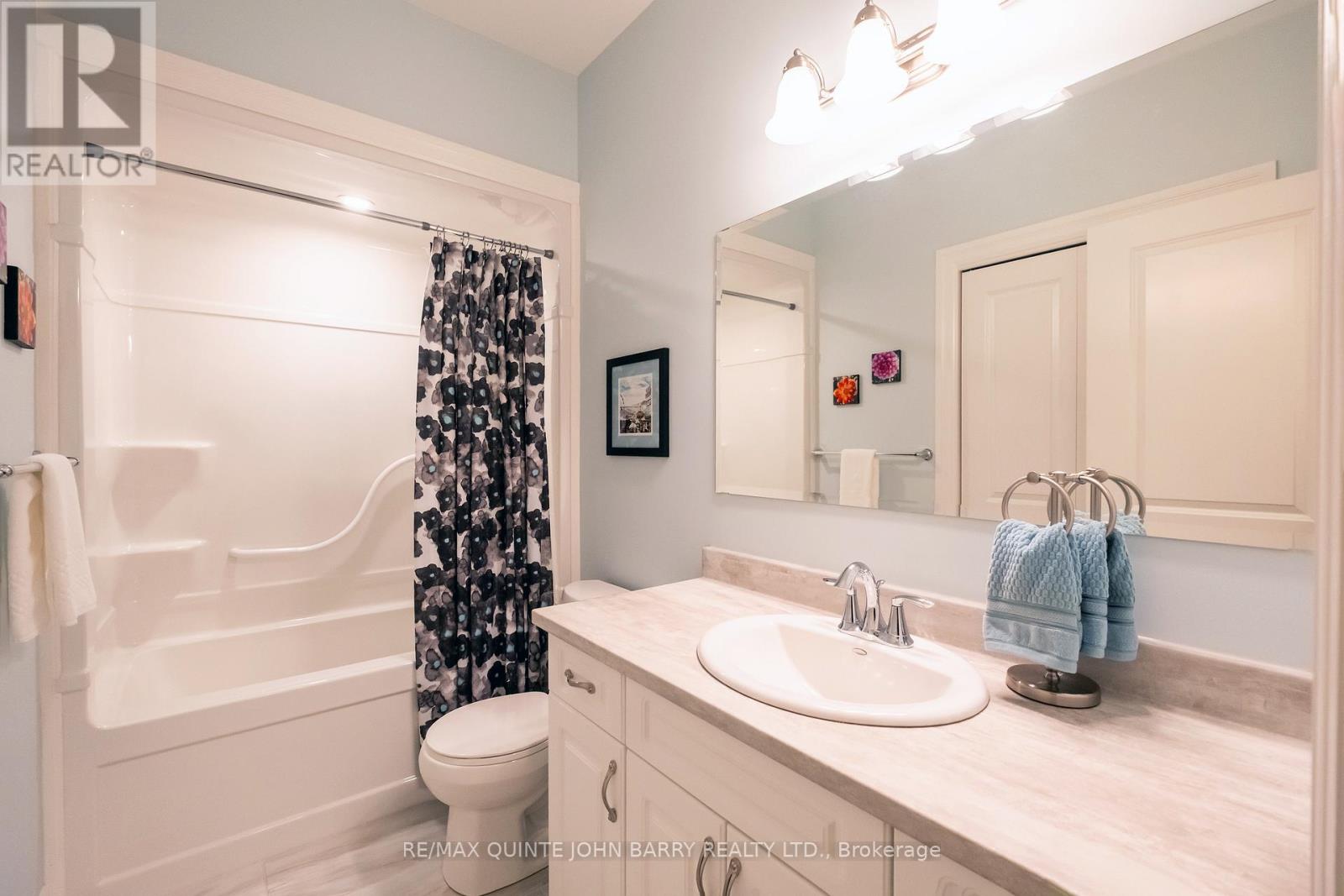 8 Spartan Court, Quinte West, Ontario  K8V 0G5 - Photo 21 - X12777702