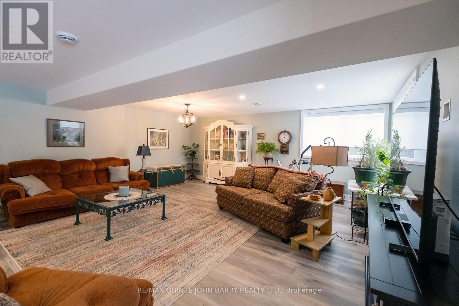 8 Spartan Court, Quinte West, Ontario  K8V 0G5 - Photo 23 - X12777702