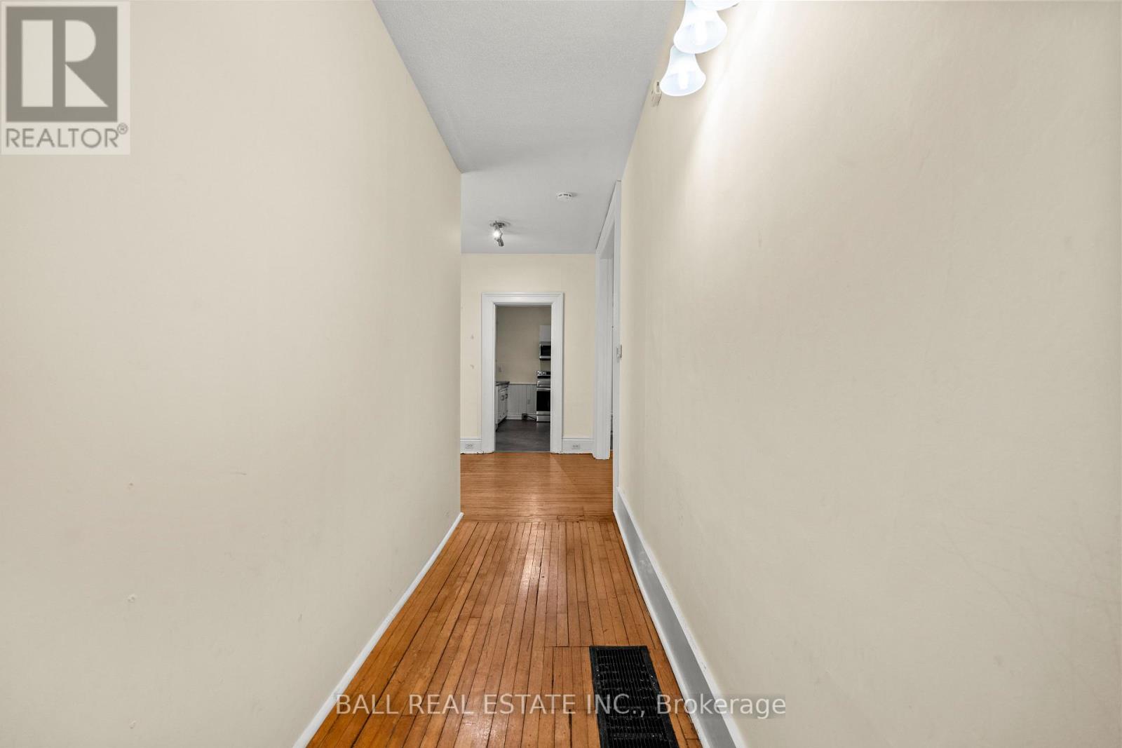 196 Dalhousie Street, Peterborough, Ontario  K9J 2M2 - Photo 12 - X12916068