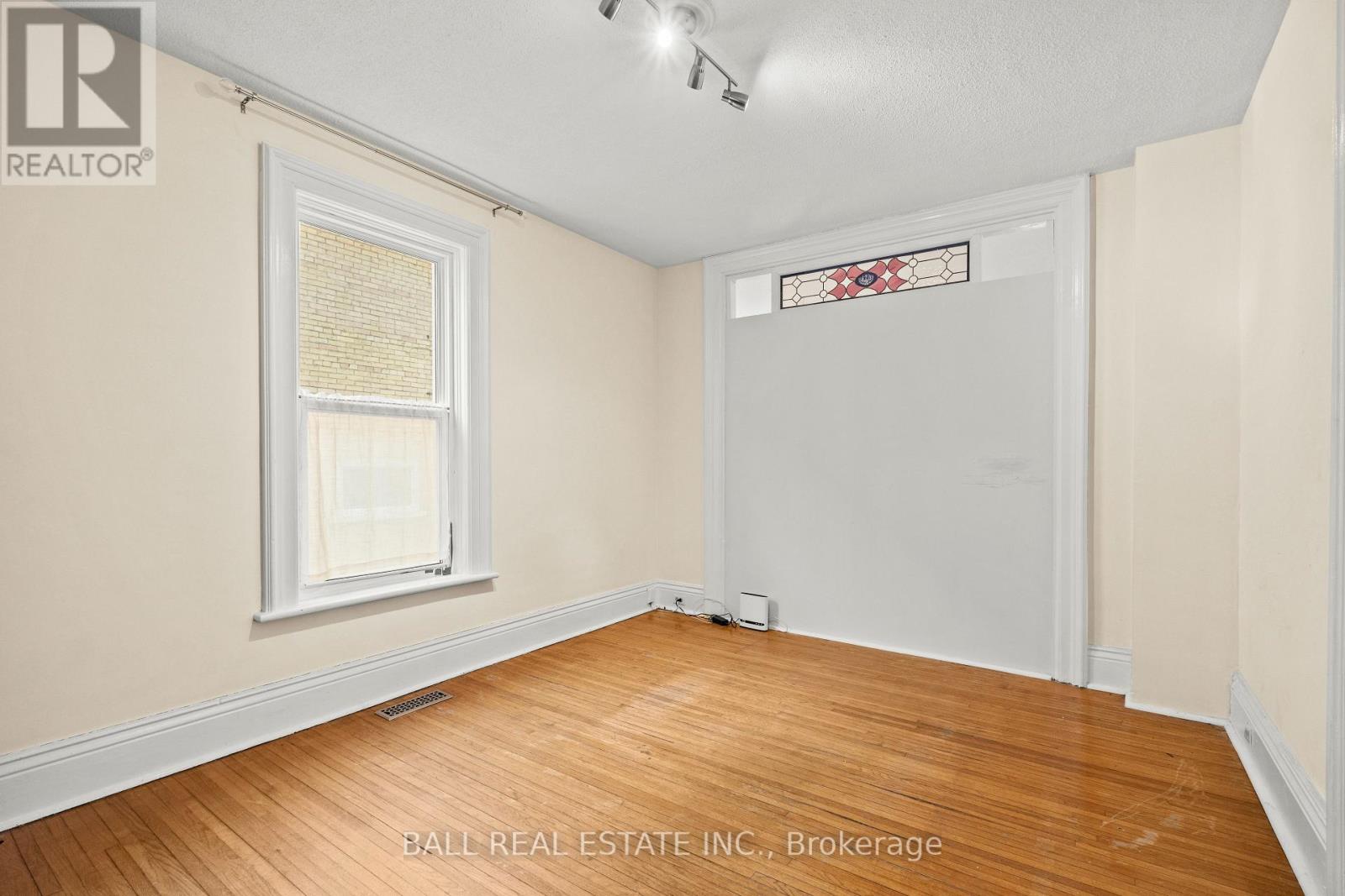 196 Dalhousie Street, Peterborough, Ontario  K9J 2M2 - Photo 16 - X12916068