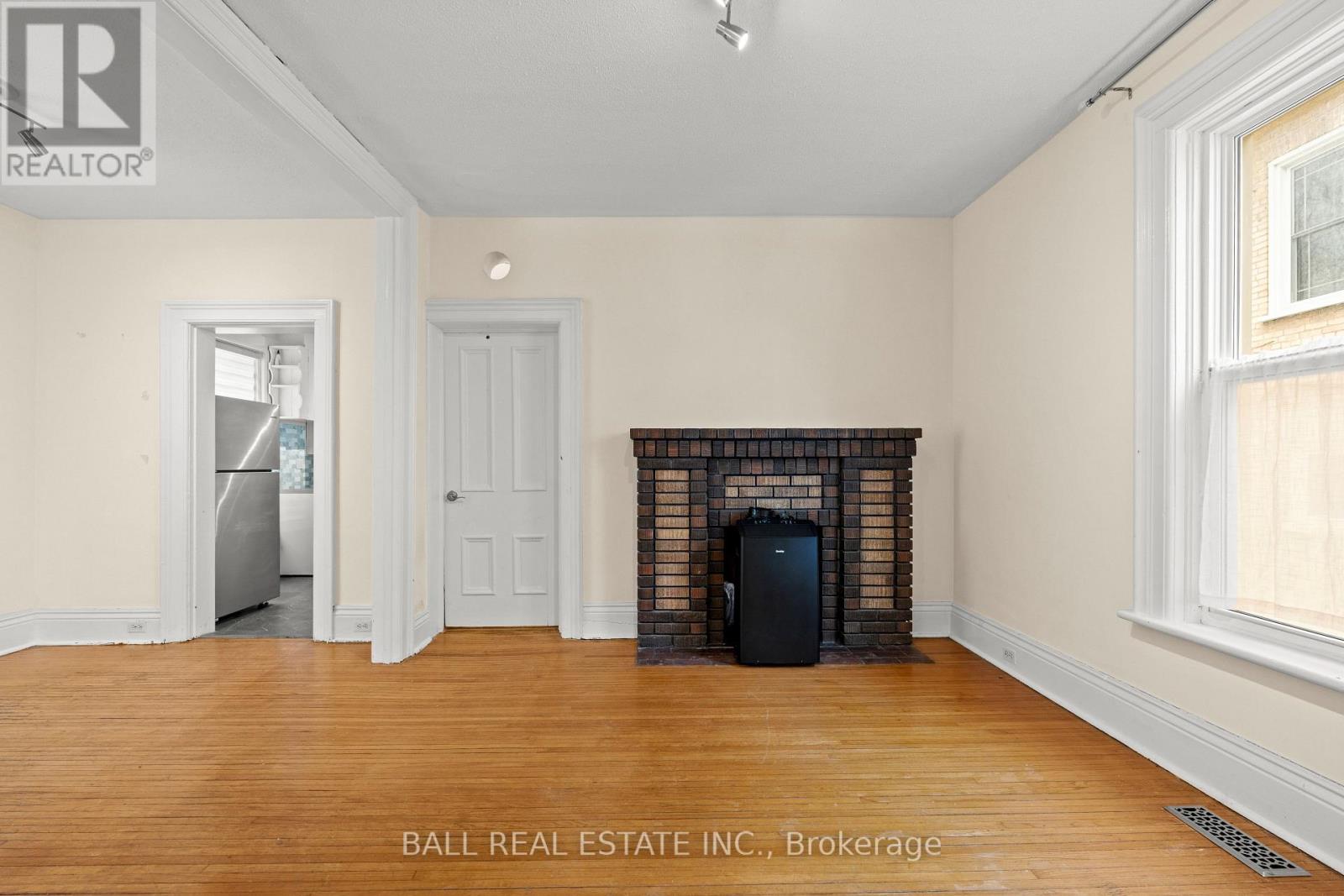 196 Dalhousie Street, Peterborough, Ontario  K9J 2M2 - Photo 7 - X12916068