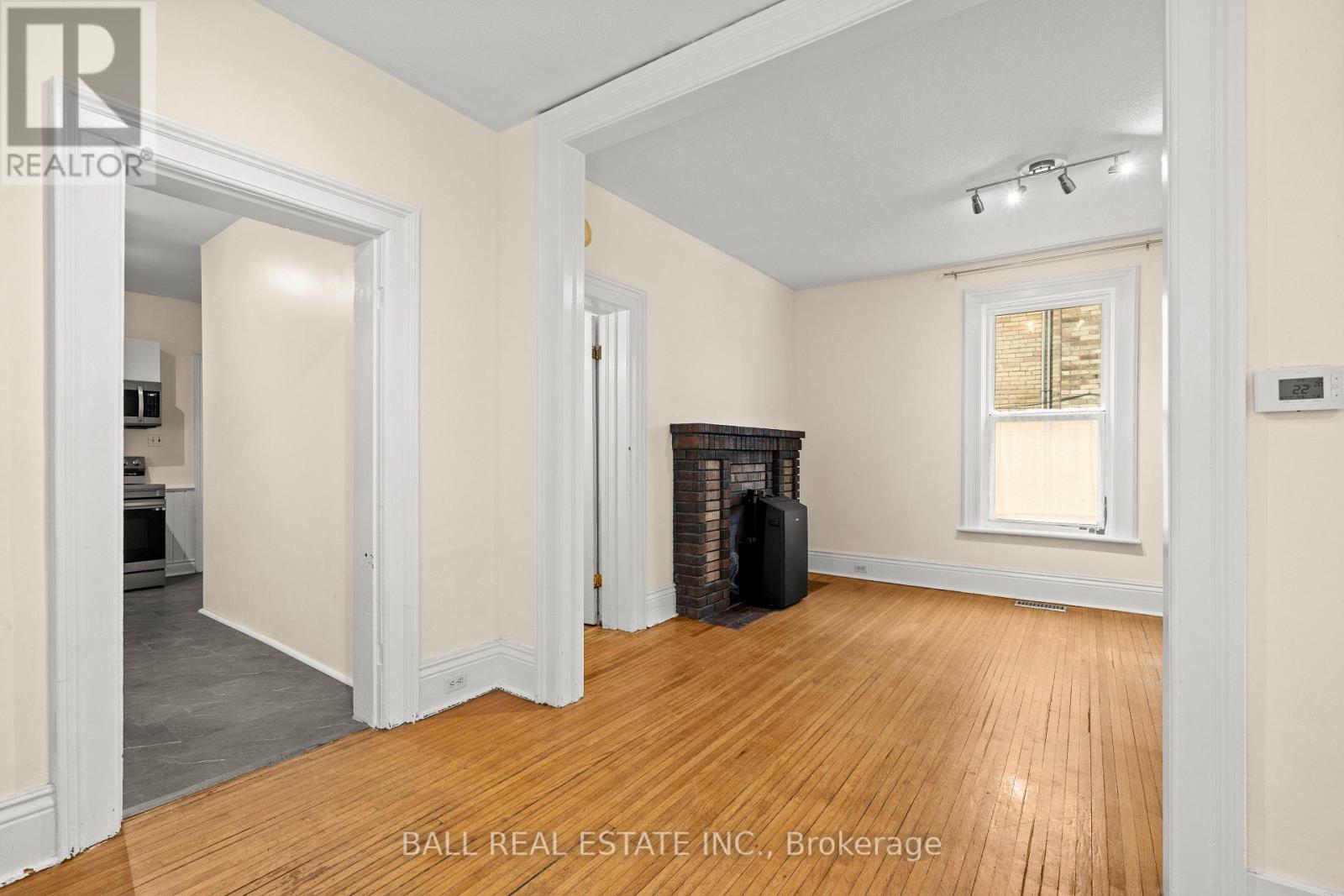 196 Dalhousie Street, Peterborough, Ontario  K9J 2M2 - Photo 8 - X12916068