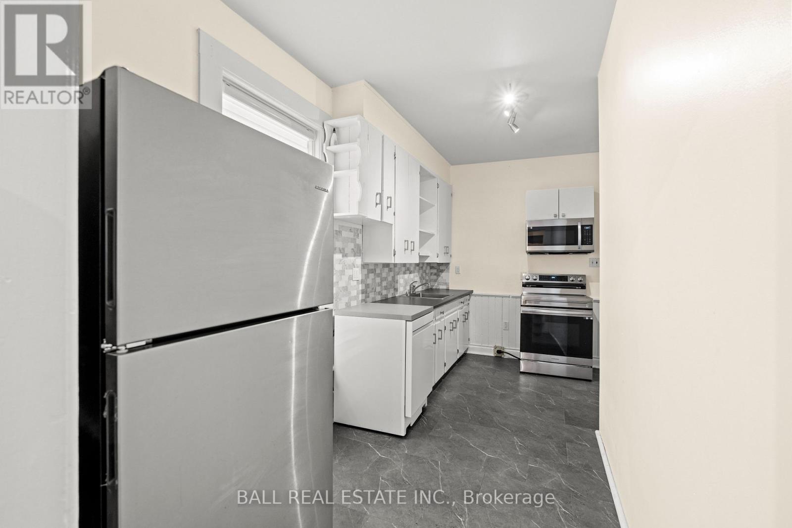 196 Dalhousie Street, Peterborough, Ontario  K9J 2M2 - Photo 9 - X12916068