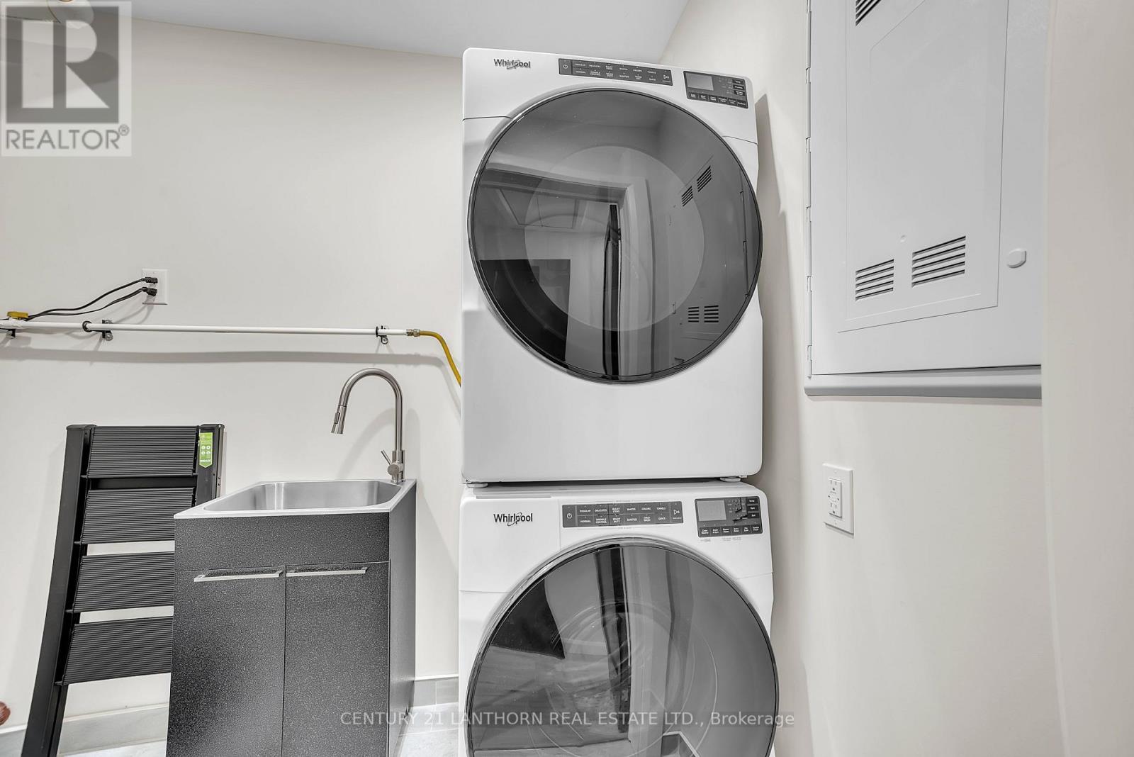 Unit # 1 - 38 Front Street, Quinte West, Ontario  K8N 4N2 - Photo 10 - X12916158