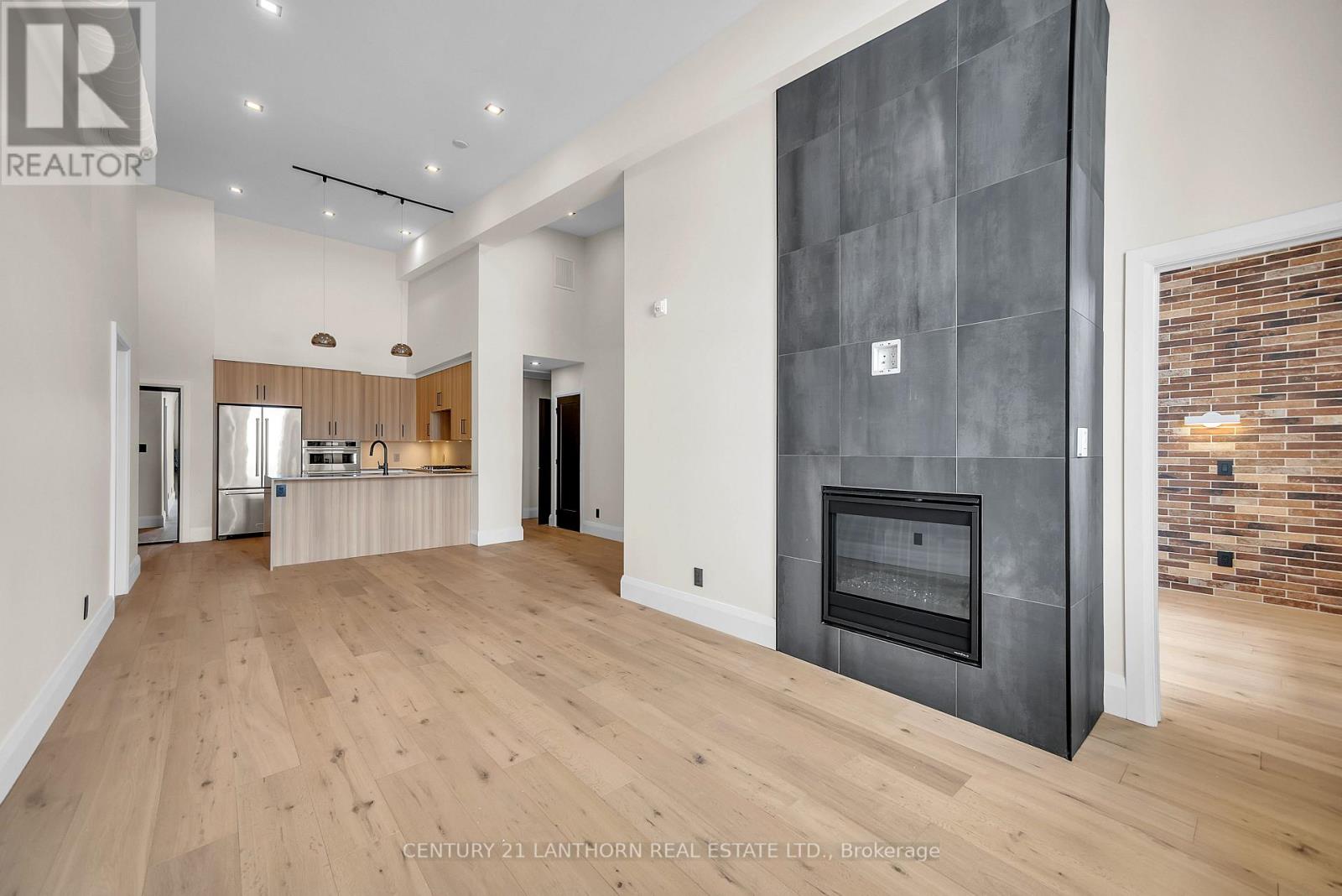 Unit # 1 - 38 Front Street, Quinte West, Ontario  K8N 4N2 - Photo 3 - X12916158