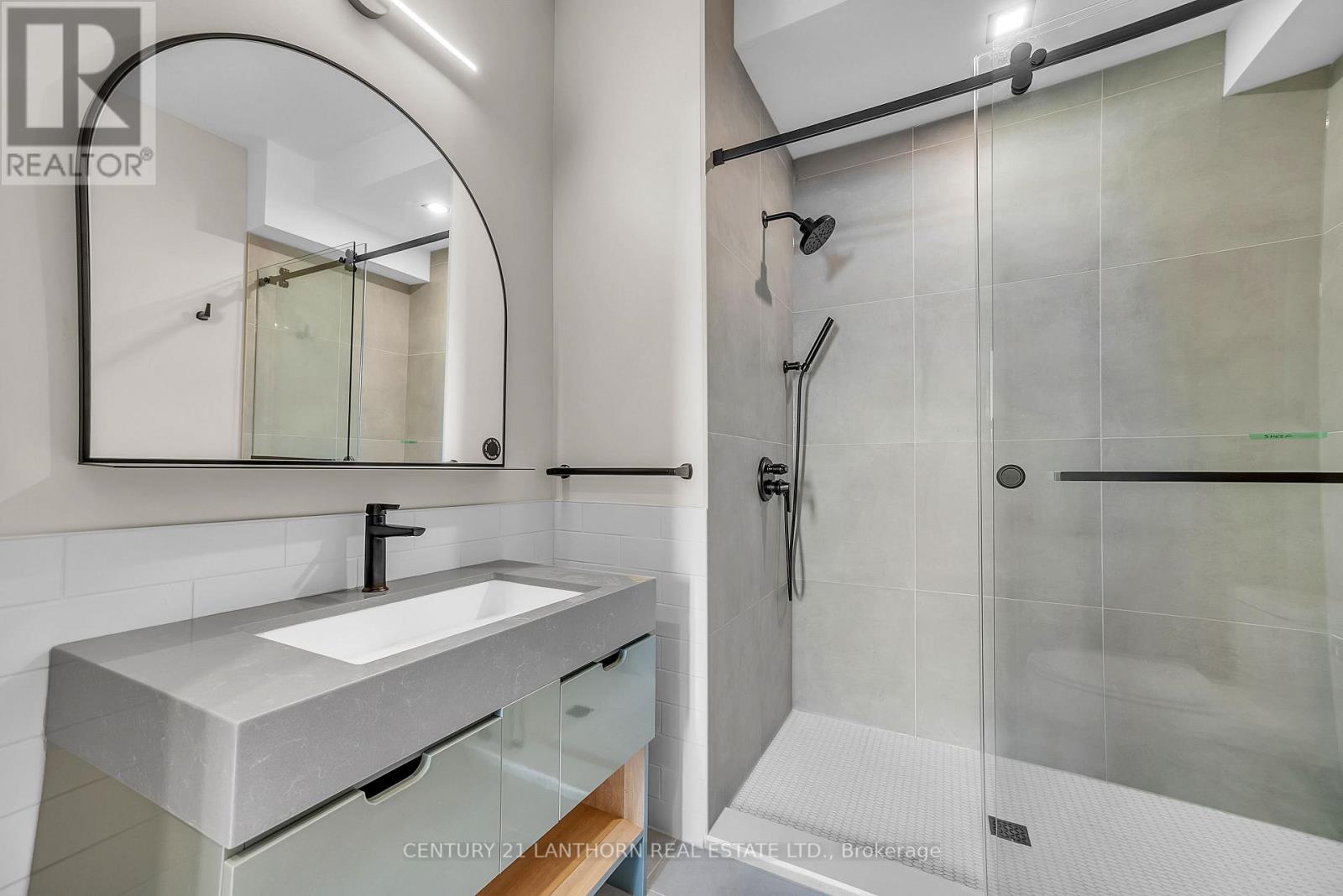 Unit # 1 - 38 Front Street, Quinte West, Ontario  K8N 4N2 - Photo 9 - X12916158