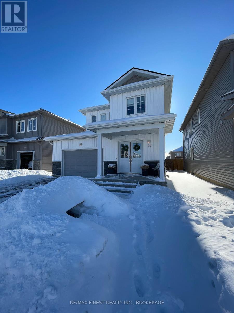 37 Brennan Crescent, Loyalist, Ontario  K0H 2H0 - Photo 2 - X12916066