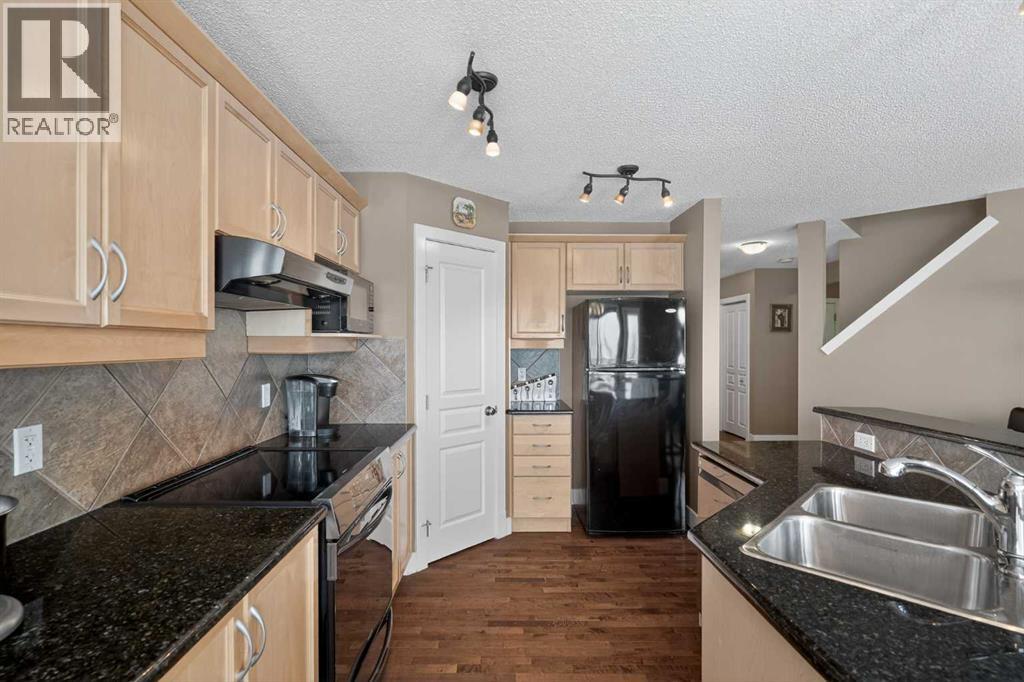 228 Westmount Crescent, Okotoks, Alberta  T1S 2J2 - Photo 15 - A2291911