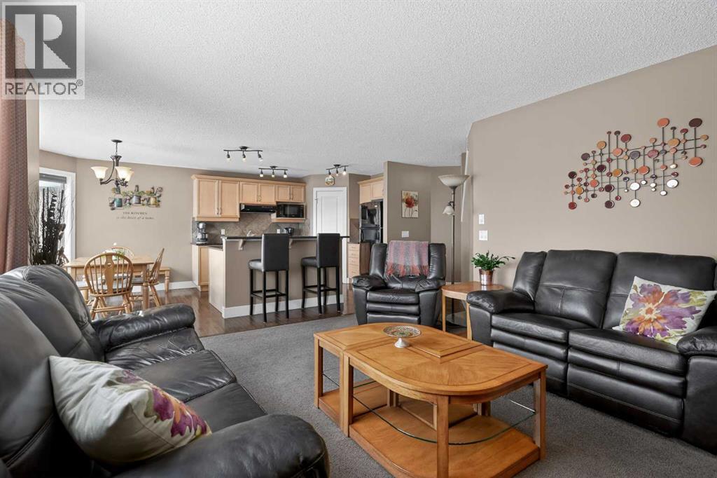 228 Westmount Crescent, Okotoks, Alberta  T1S 2J2 - Photo 10 - A2291911