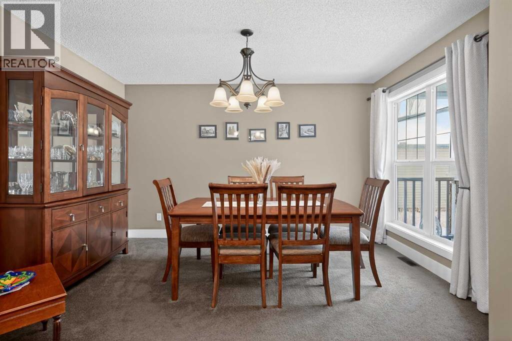 228 Westmount Crescent, Okotoks, Alberta  T1S 2J2 - Photo 5 - A2291911