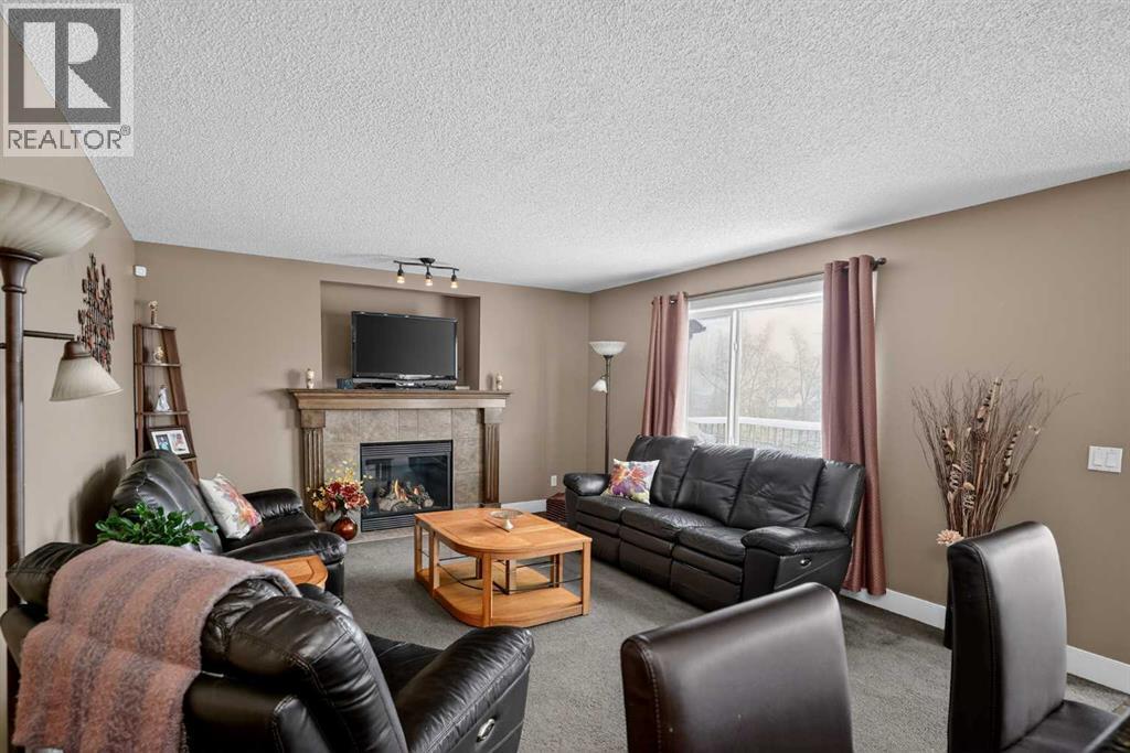 228 Westmount Crescent, Okotoks, Alberta  T1S 2J2 - Photo 8 - A2291911