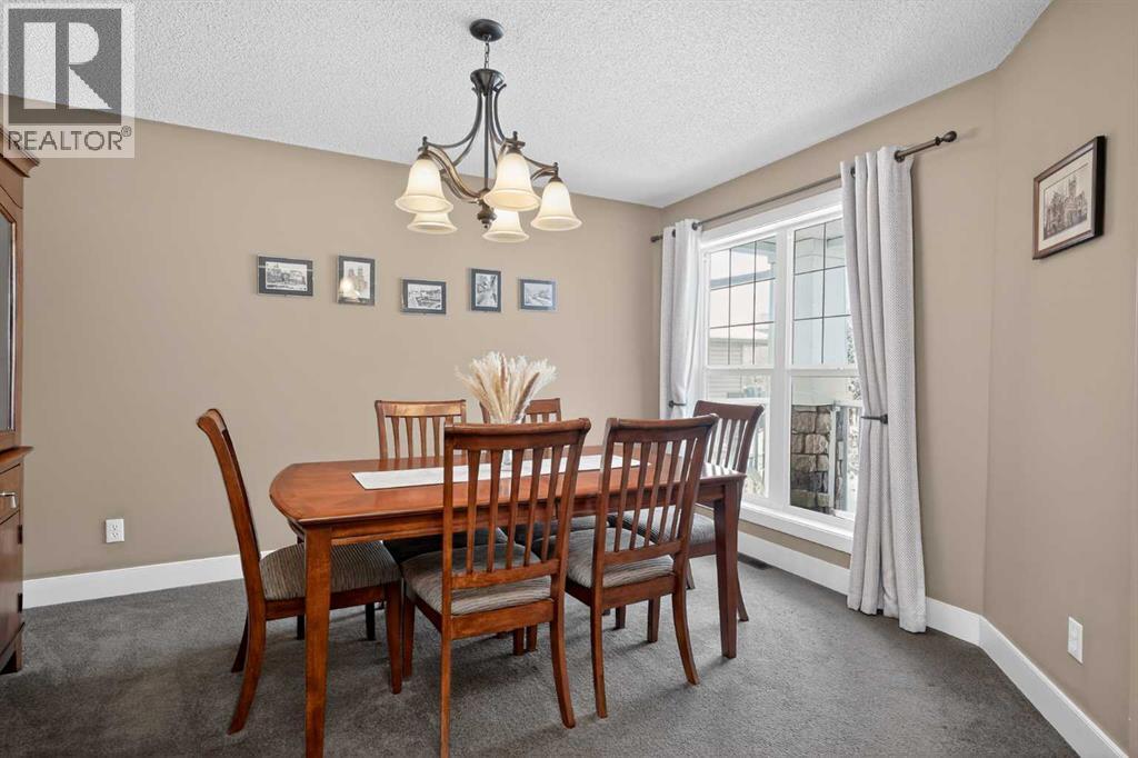 228 Westmount Crescent, Okotoks, Alberta  T1S 2J2 - Photo 4 - A2291911