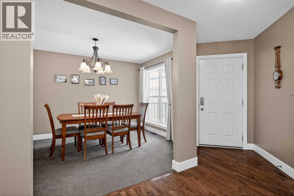 228 Westmount Crescent, Okotoks, Alberta  T1S 2J2 - Photo 3 - A2291911