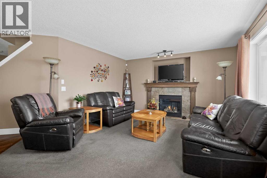 228 Westmount Crescent, Okotoks, Alberta  T1S 2J2 - Photo 9 - A2291911