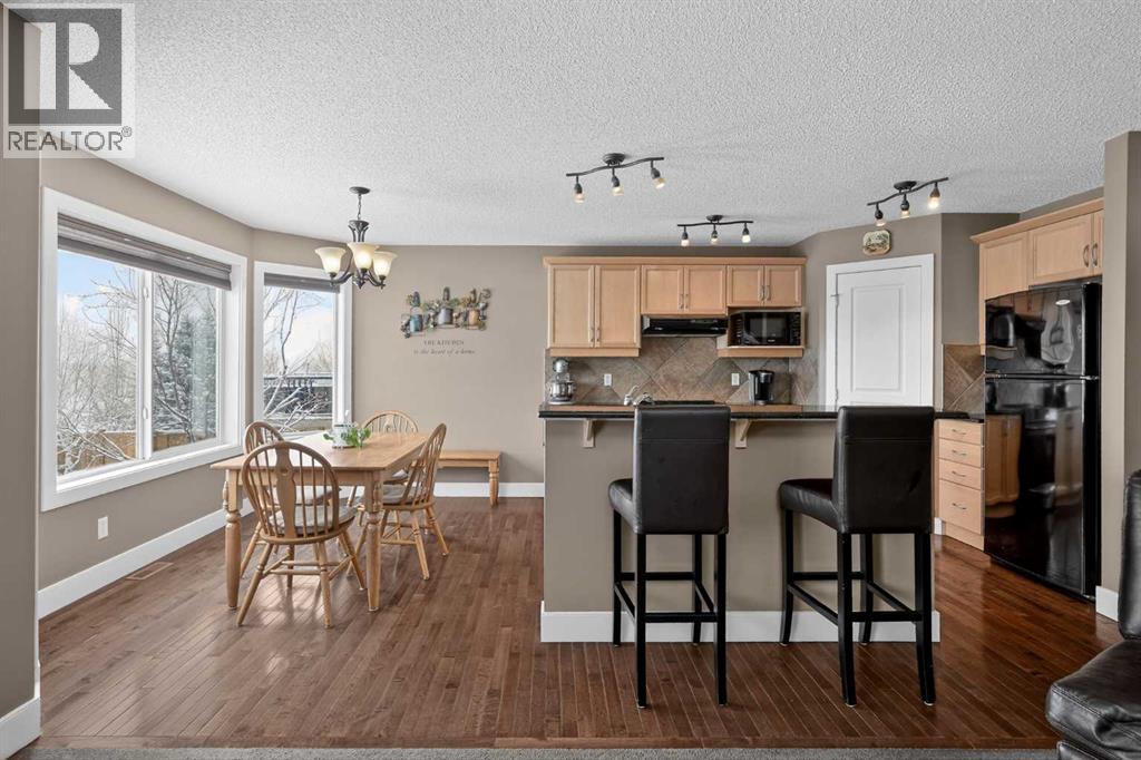 228 Westmount Crescent, Okotoks, Alberta  T1S 2J2 - Photo 11 - A2291911