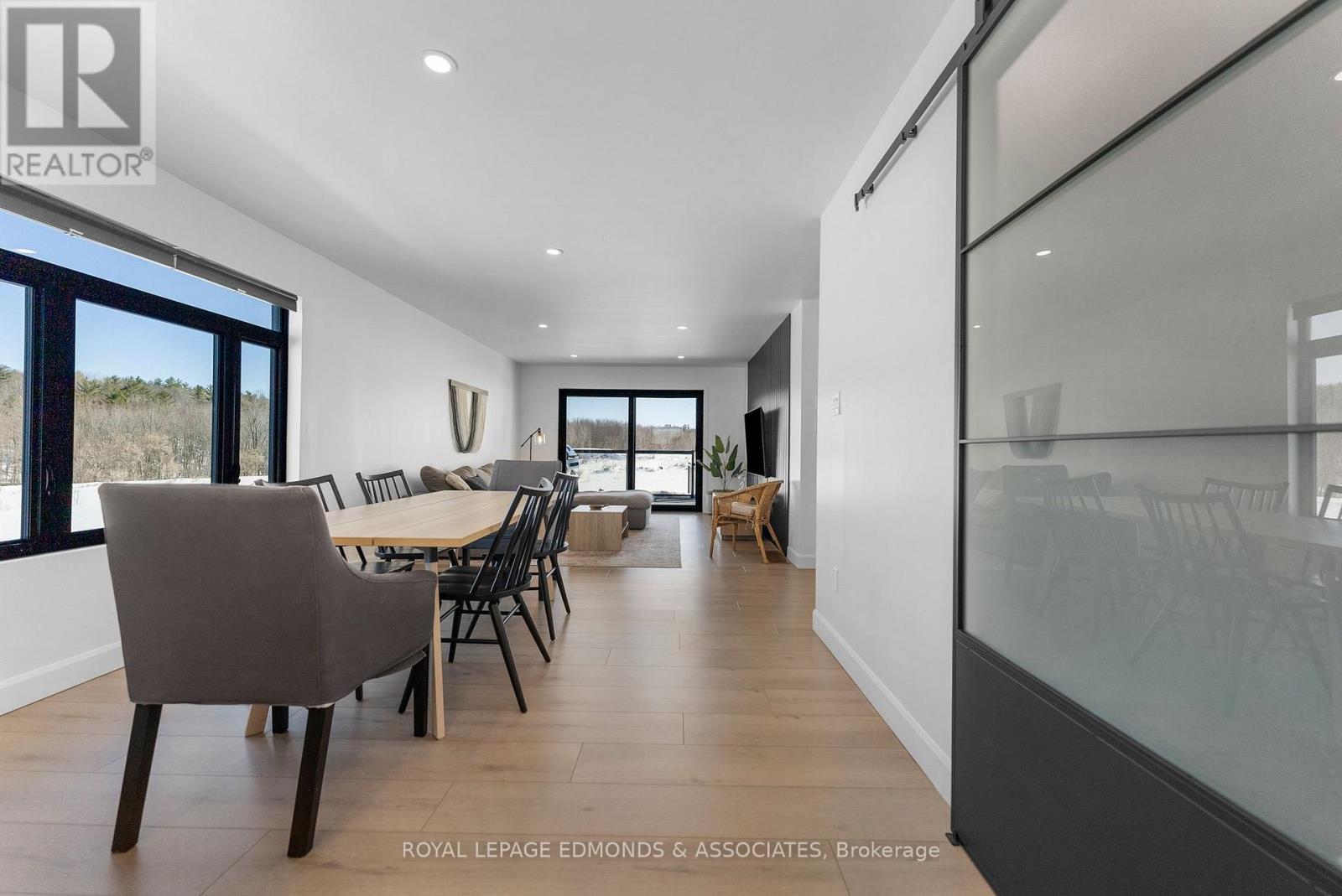 1097 Sutherland Road, Whitewater Region, Ontario  K8A 6W3 - Photo 17 - X12916056