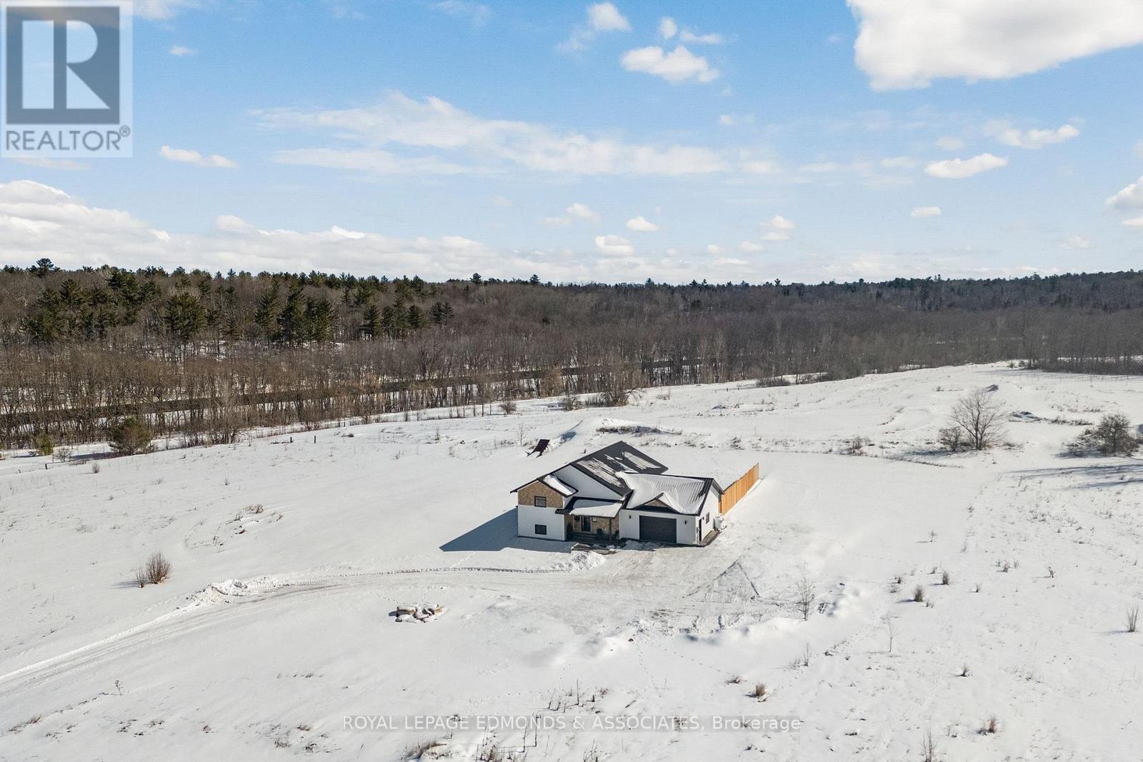 1097 Sutherland Road, Whitewater Region, Ontario  K8A 6W3 - Photo 5 - X12916056