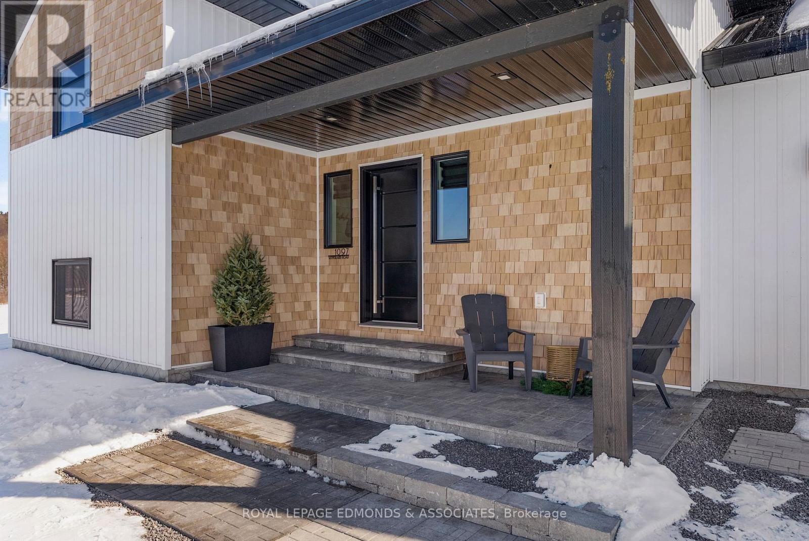 1097 Sutherland Road, Whitewater Region, Ontario  K8A 6W3 - Photo 8 - X12916056