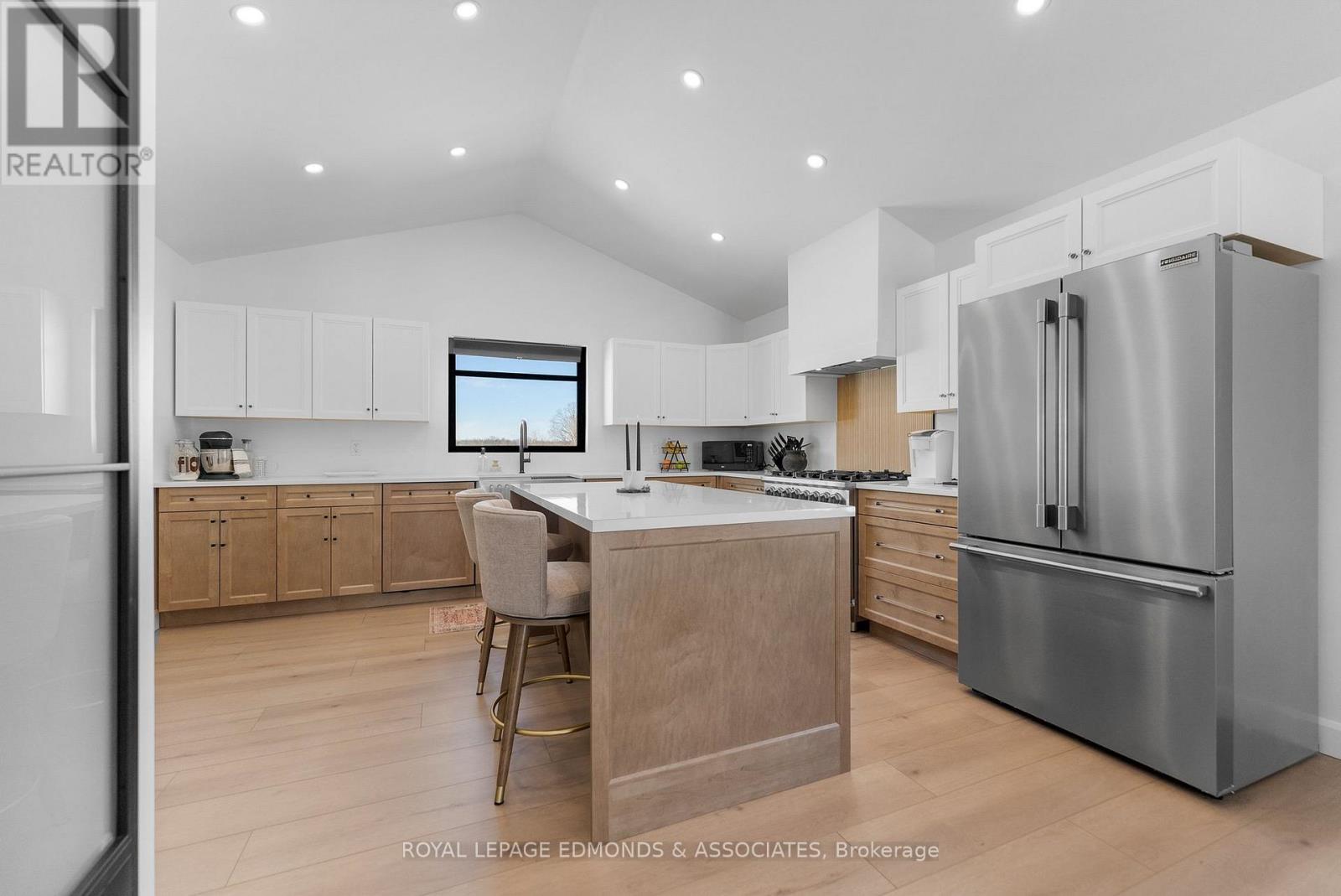 1097 Sutherland Road, Whitewater Region, Ontario  K8A 6W3 - Photo 9 - X12916056