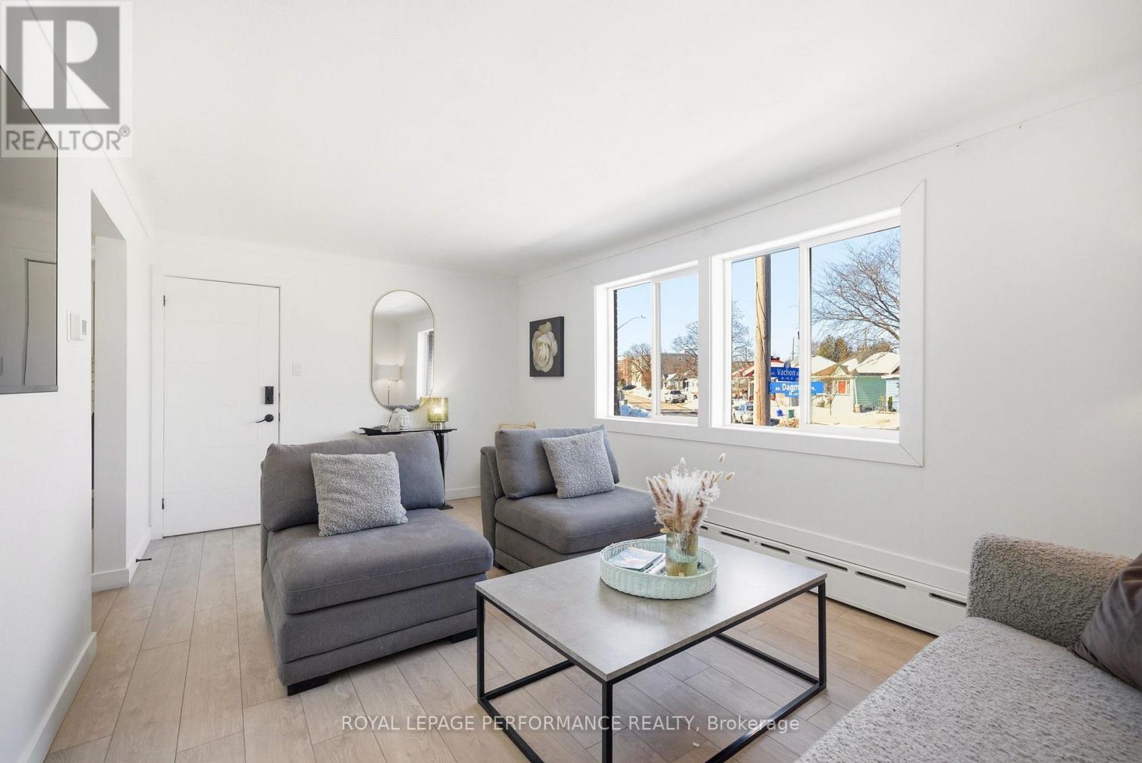 176 Dagmar Avenue, Ottawa, Ontario  K1L 5T2 - Photo 6 - X12916094