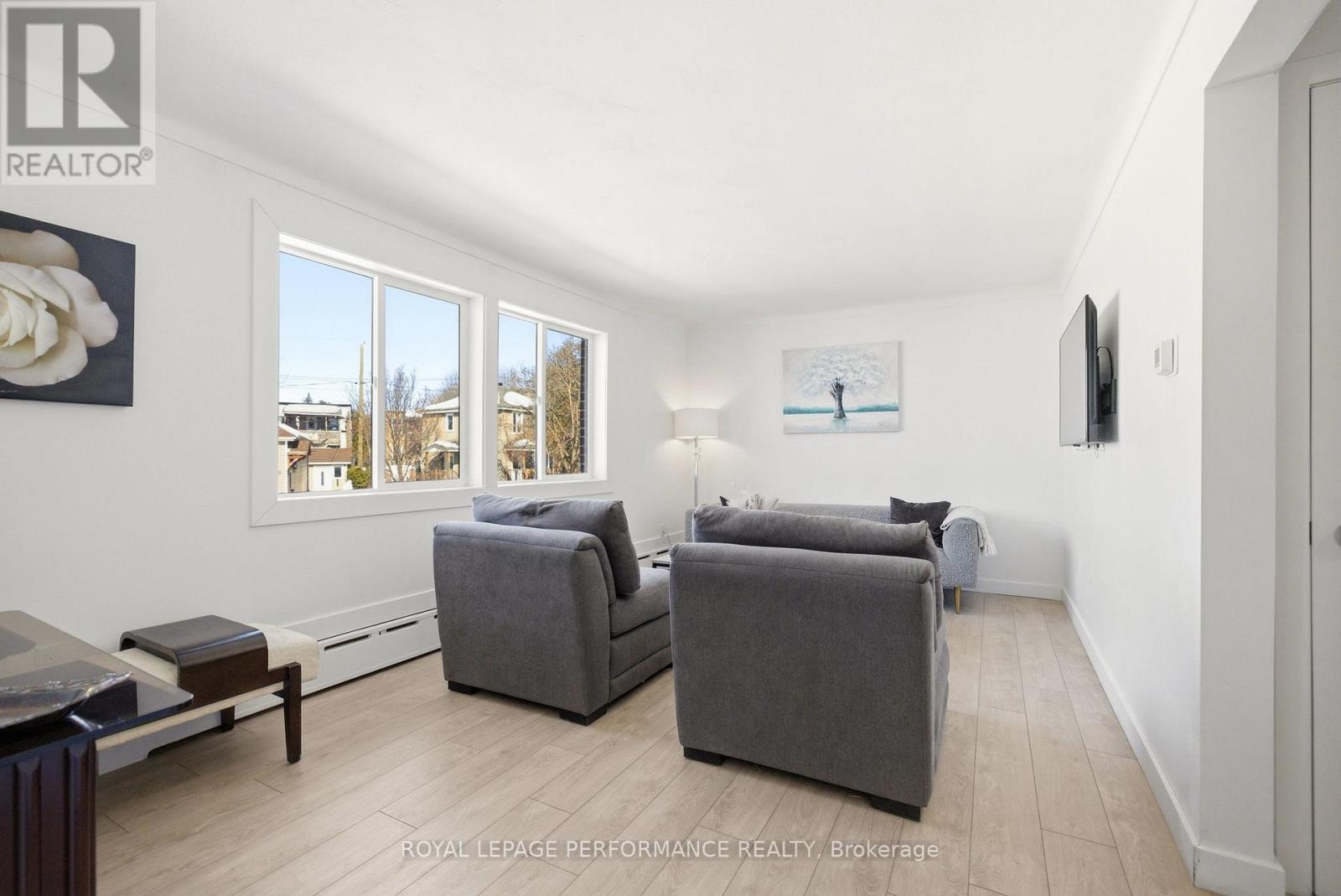 176 Dagmar Avenue, Ottawa, Ontario  K1L 5T2 - Photo 8 - X12916094