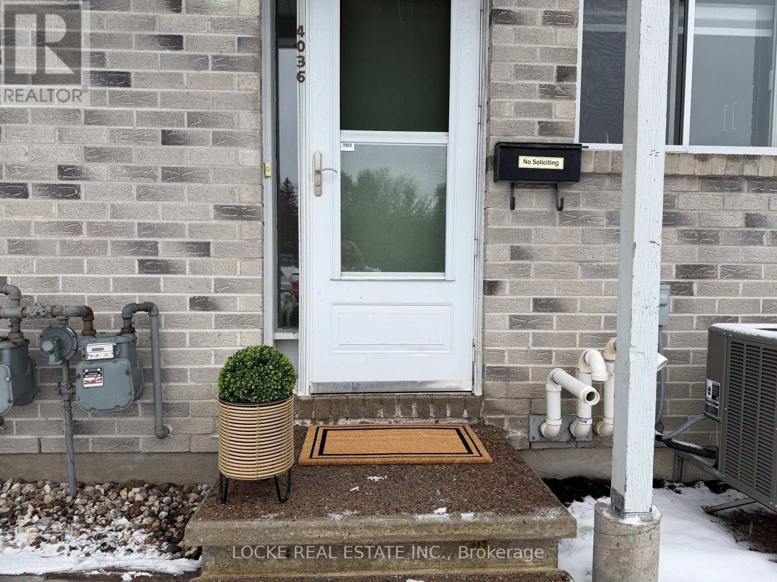 16 - 4036 Eady Court, Ottawa, Ontario  K1J 8X6 - Photo 2 - X12916176