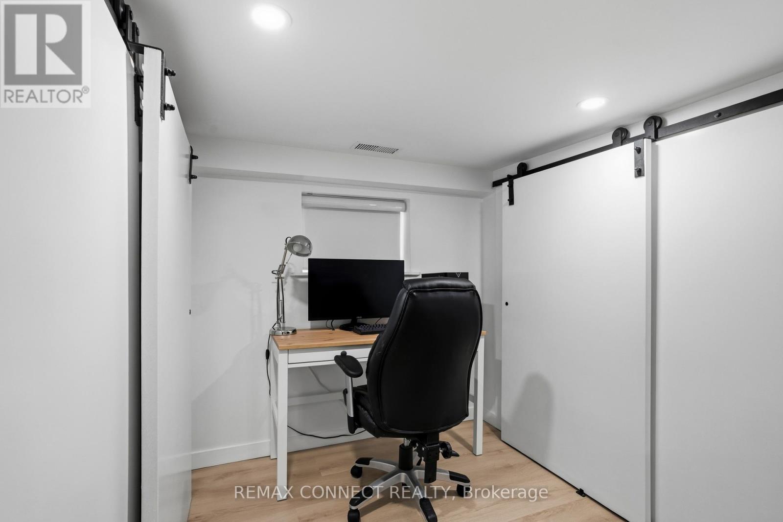 60 Woodbury Road, Toronto, Ontario  M8W 1X7 - Photo 33 - W12812774