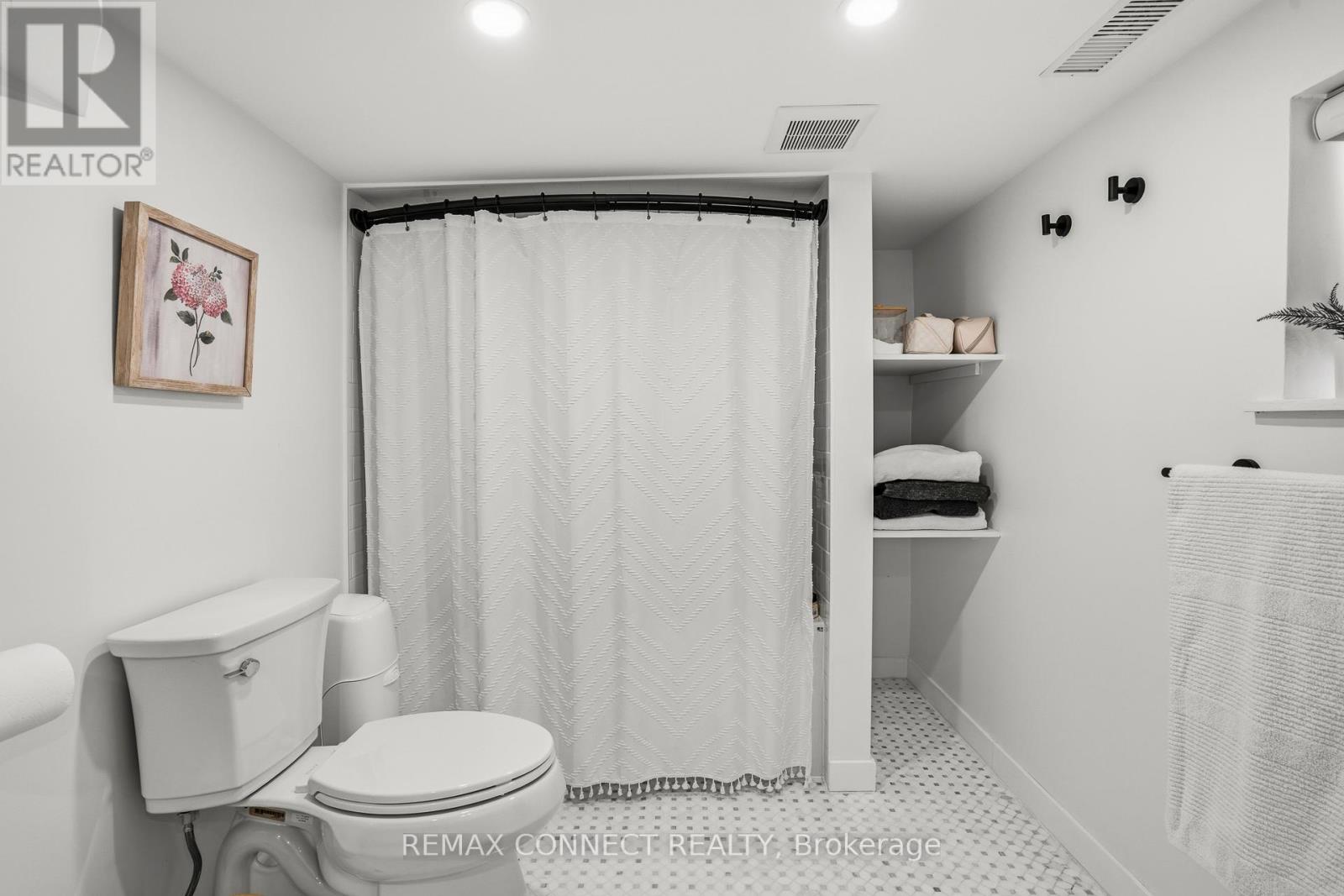 60 Woodbury Road, Toronto, Ontario  M8W 1X7 - Photo 39 - W12812774