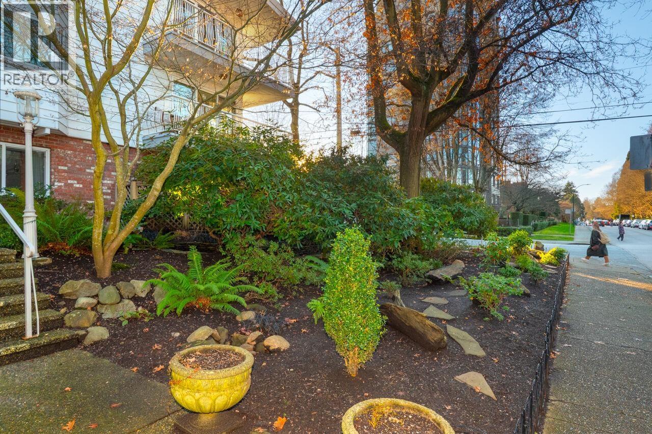 203 1696 W 10th Avenue, Vancouver, British Columbia  V6J 2A1 - Photo 32 - R3102996