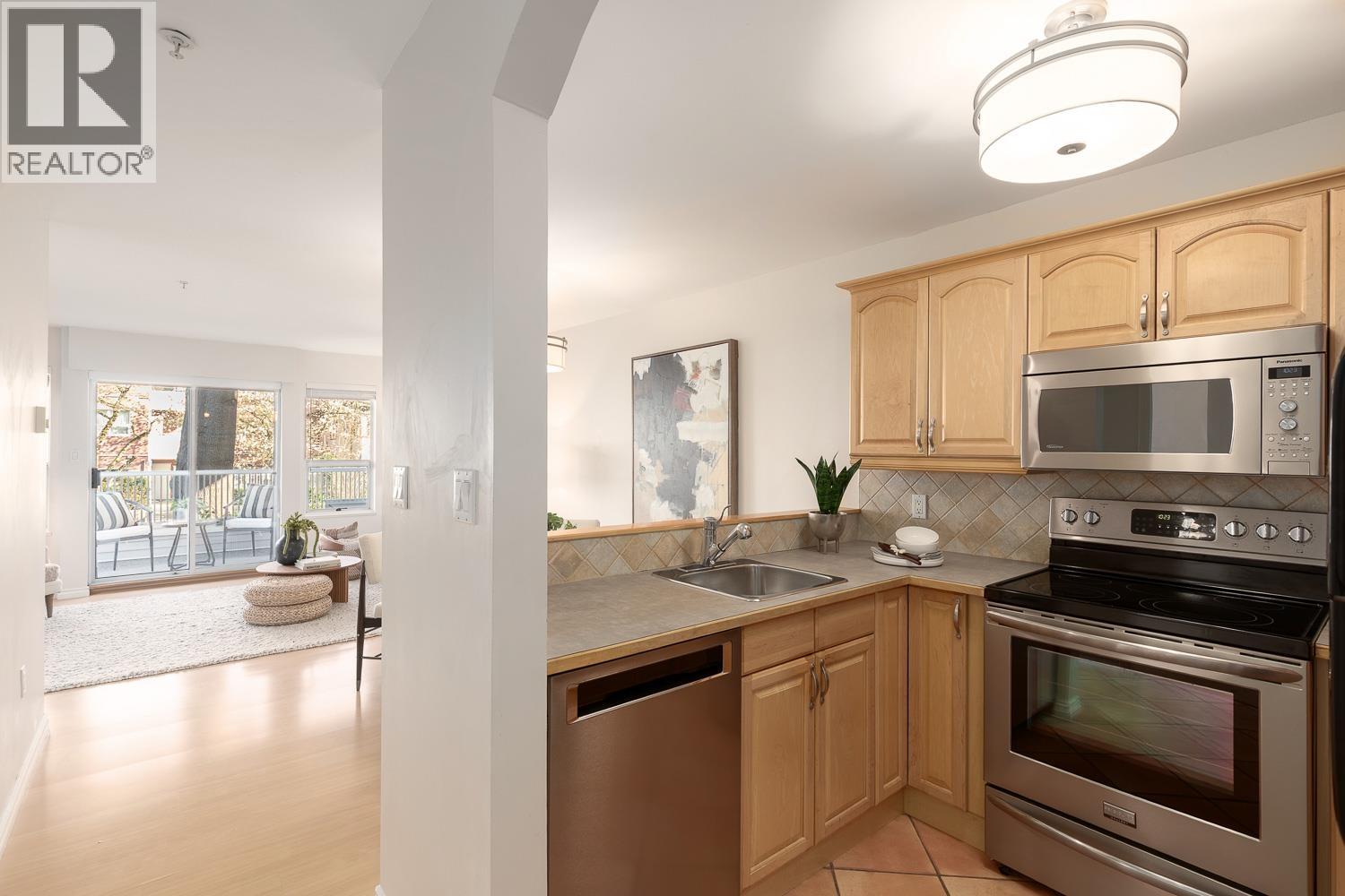 203 876 W 14th Avenue, Vancouver, British Columbia  V5Z 1R1 - Photo 5 - R3102997