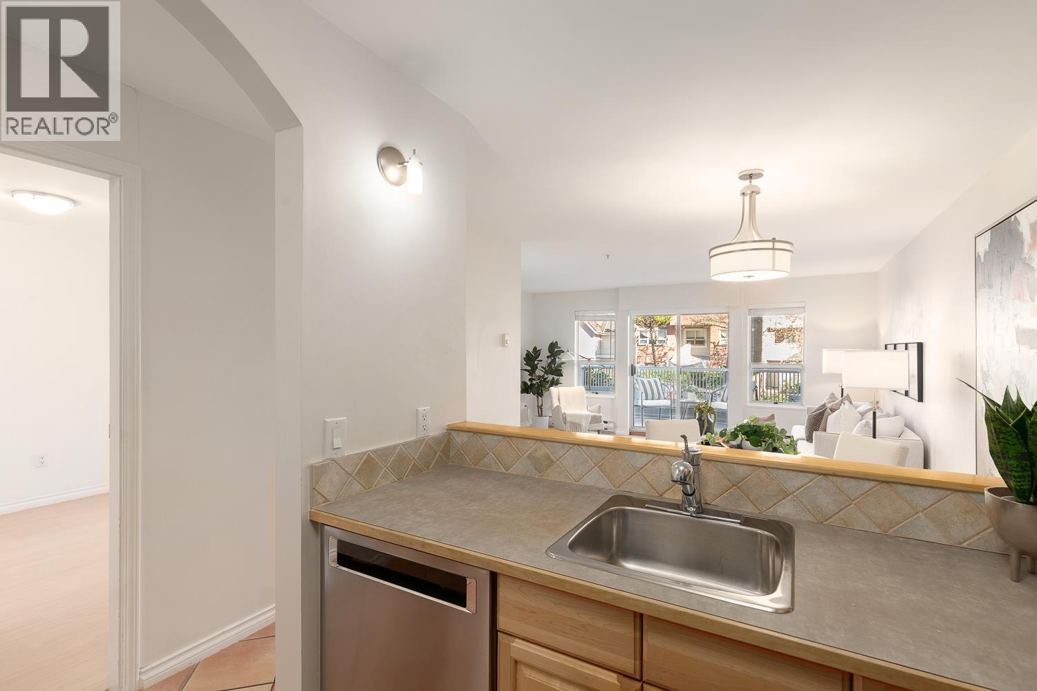 203 876 W 14th Avenue, Vancouver, British Columbia  V5Z 1R1 - Photo 7 - R3102997