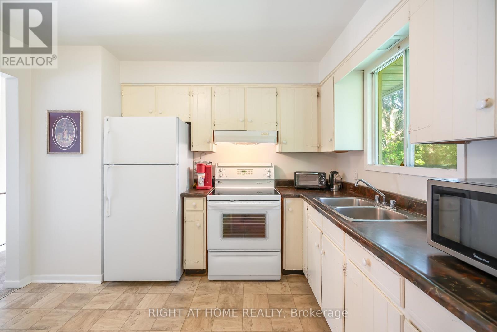 225 Anne Street, Niagara-On-The-Lake, Ontario  L0S 1J0 - Photo 16 - X12775680