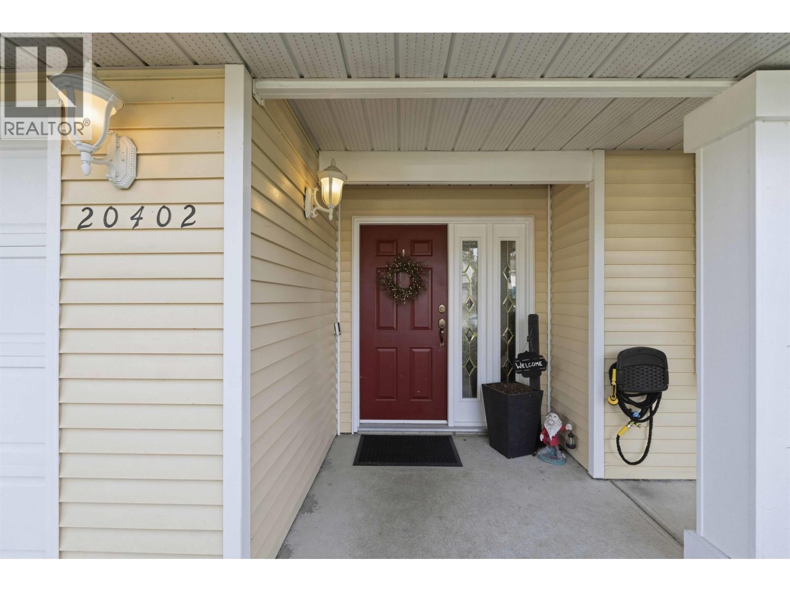 20402 Walnut Crescent, Maple Ridge, British Columbia  V2X 9M9 - Photo 3 - R3103003