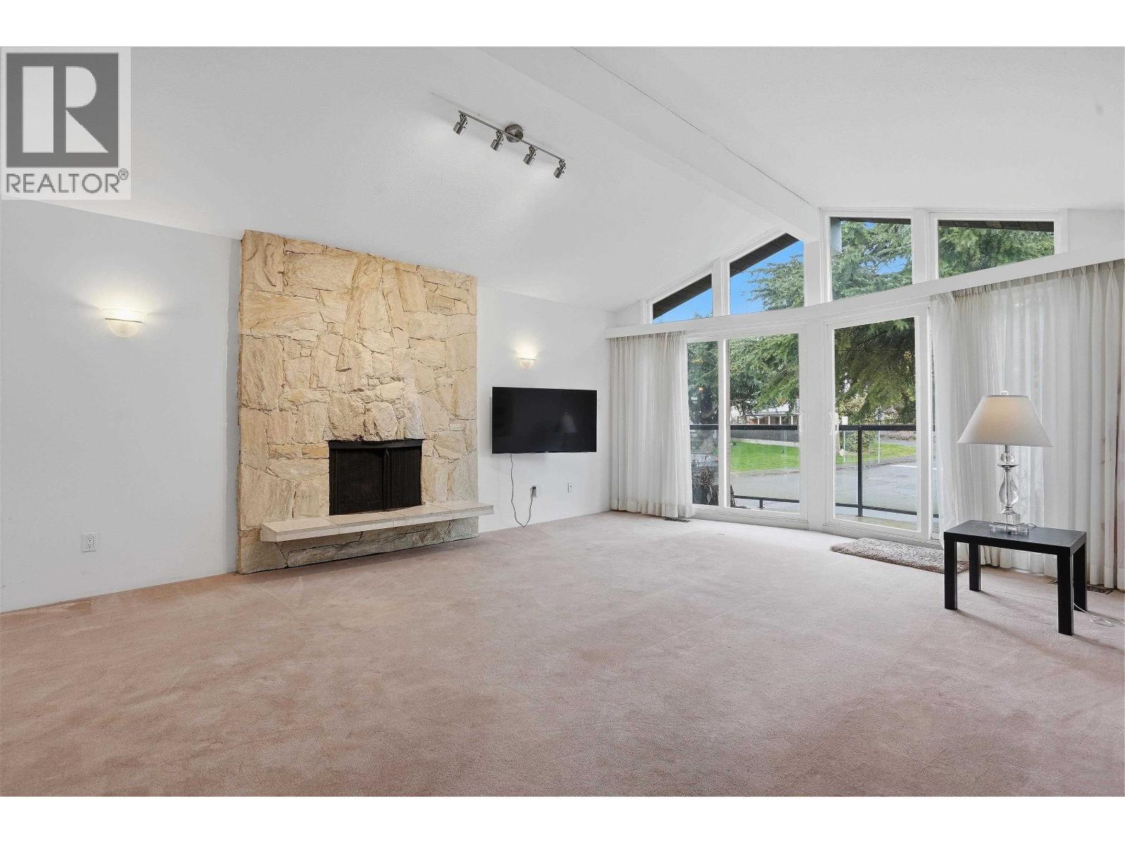 2030 Jordan Drive, Burnaby, British Columbia  V5B 4E8 - Photo 10 - R3103041