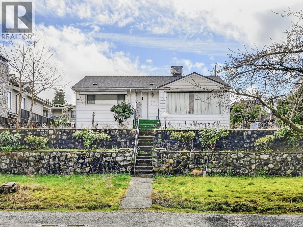 7016 Sierra Drive, Burnaby, British Columbia  V5A 1A5 - Photo 6 - R3103056