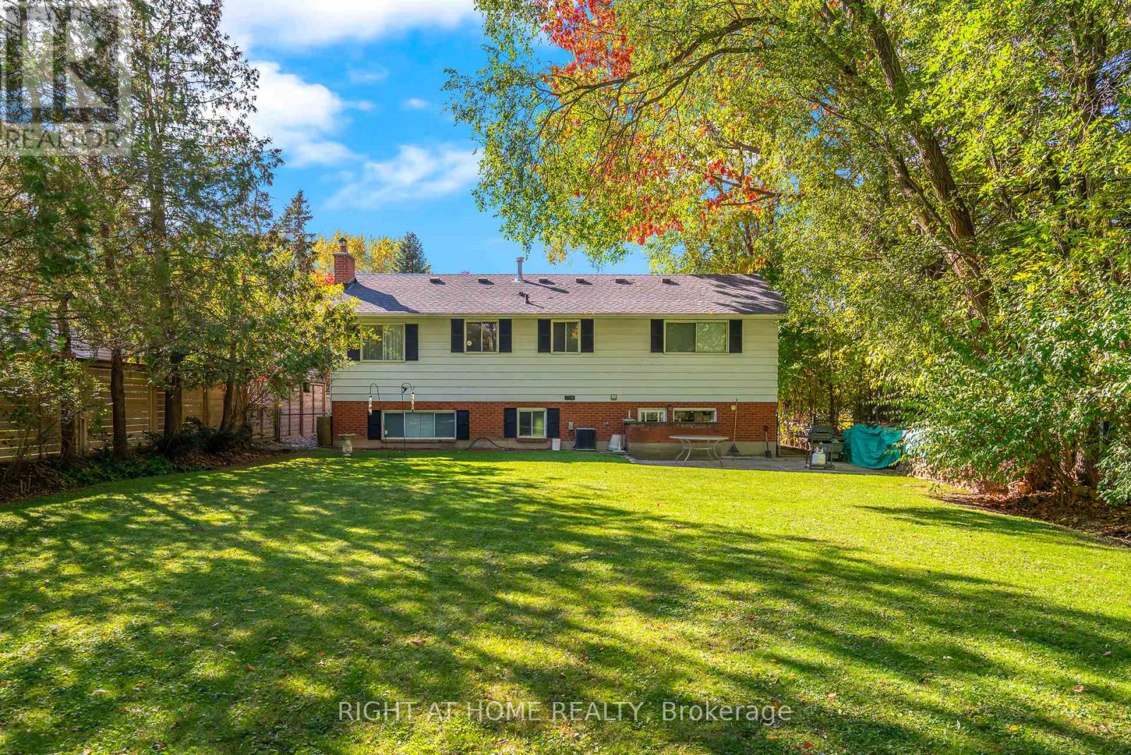 225 Anne Street, Niagara-On-The-Lake, Ontario  L0S 1J0 - Photo 2 - X12775680