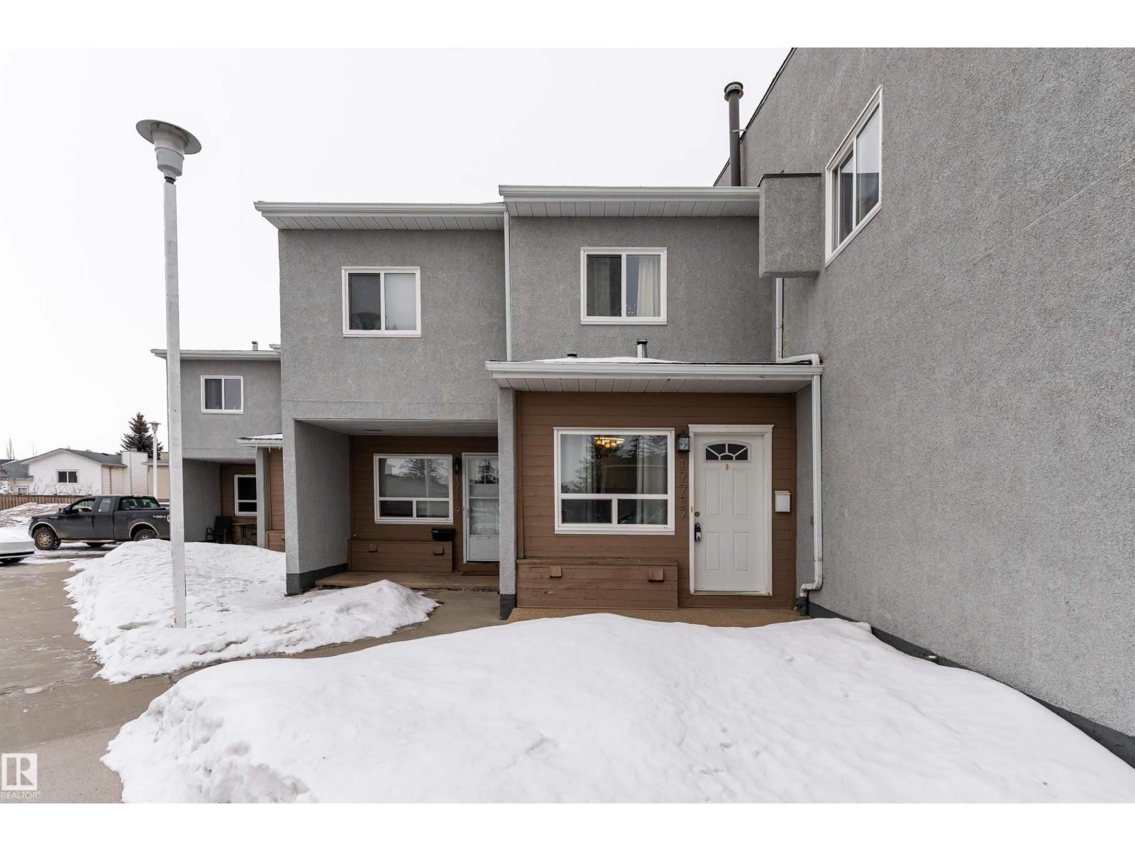 17737 95 St Nw, Edmonton, Alberta T5Z 2E2 - Photo 1 - E4477836