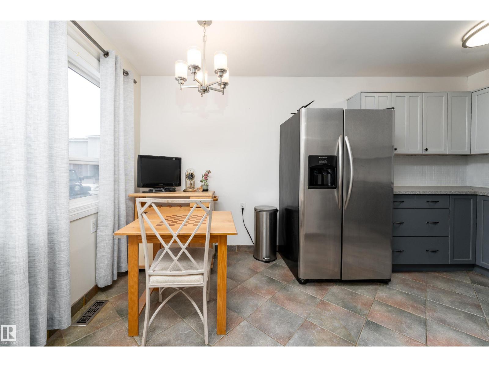 17737 95 St Nw, Edmonton, Alberta T5Z 2E2 - Photo 5 - E4477836