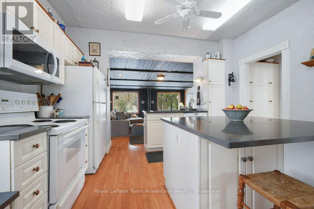 79 Gibson Street, Parry Sound, Ontario  P2A 1X4 - Photo 17 - X12916182