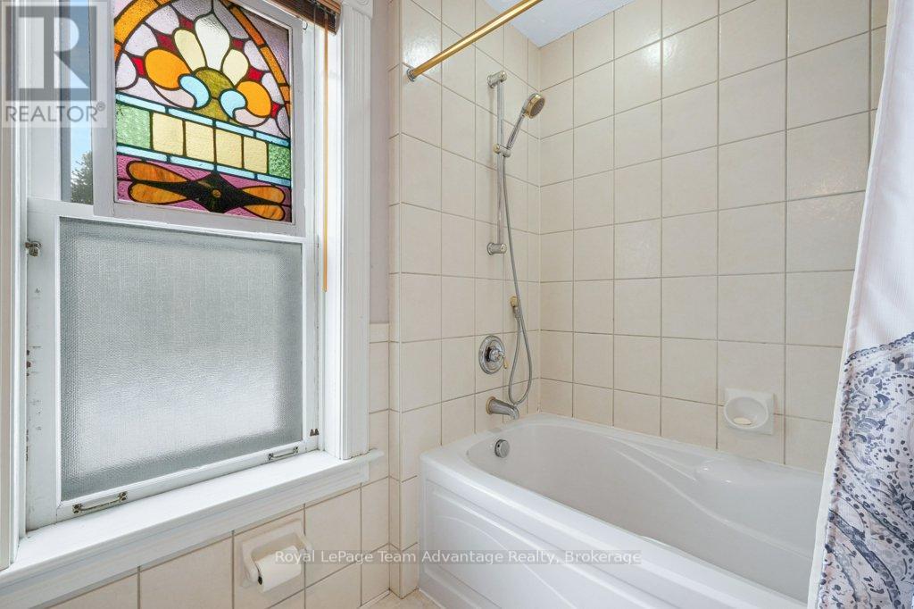 79 Gibson Street, Parry Sound, Ontario  P2A 1X4 - Photo 32 - X12916182