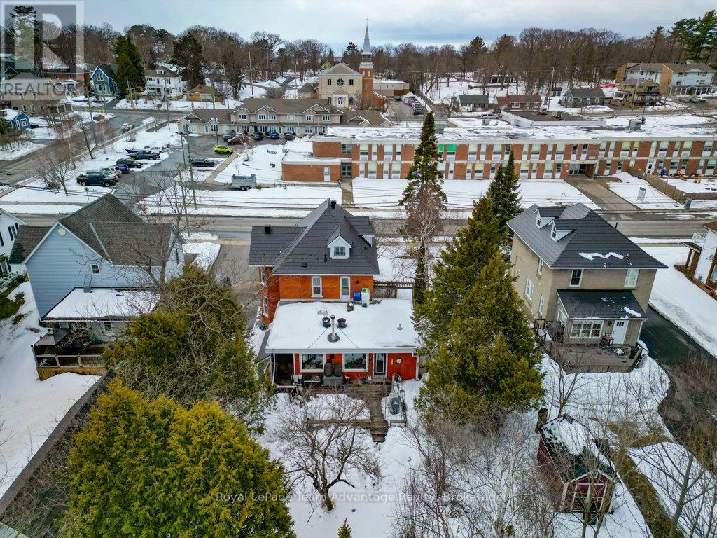 79 Gibson Street, Parry Sound, Ontario  P2A 1X4 - Photo 5 - X12916182