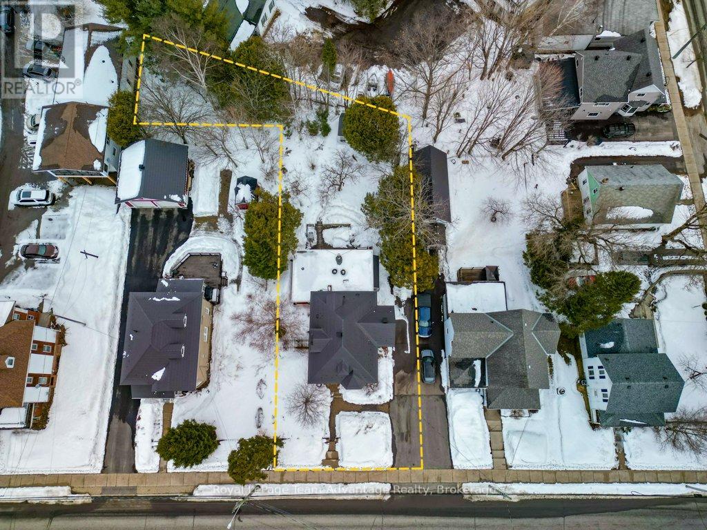 79 Gibson Street, Parry Sound, Ontario  P2A 1X4 - Photo 7 - X12916182