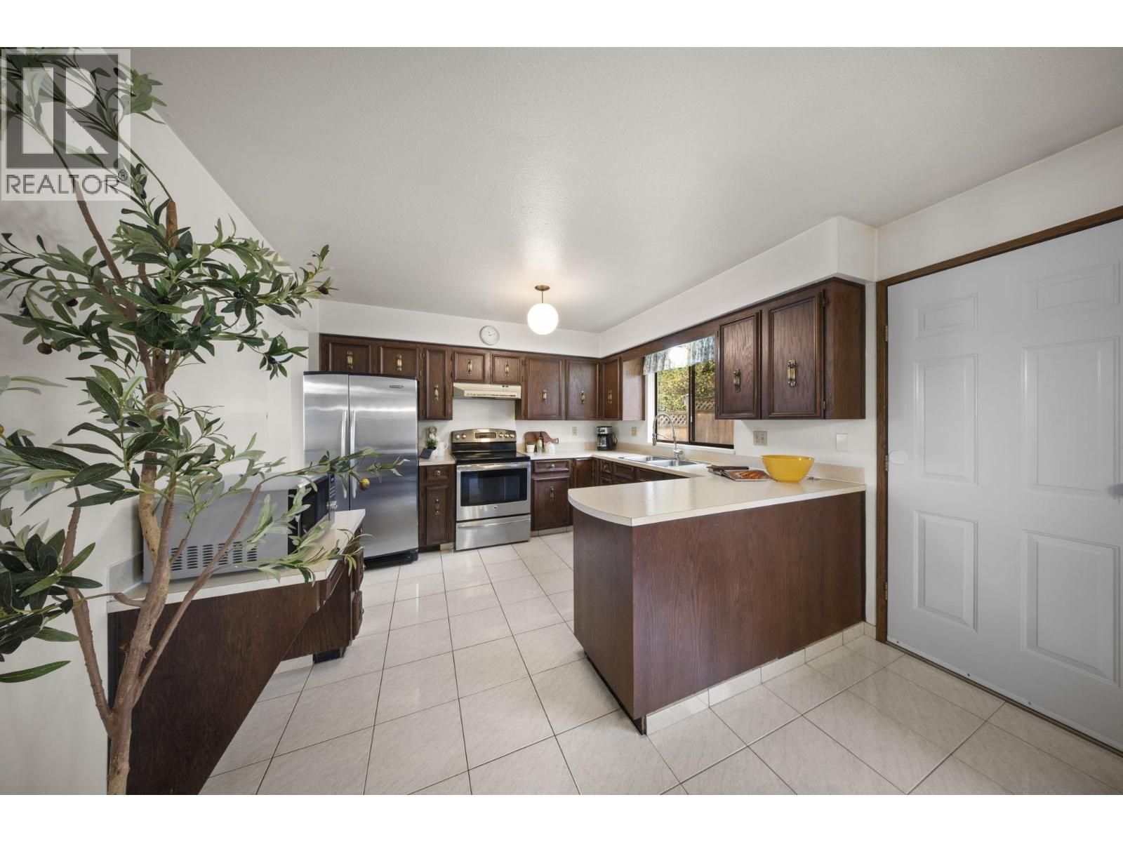 1940 Leacock Street, Port Coquitlam, British Columbia  V3C 4V4 - Photo 8 - R3102529