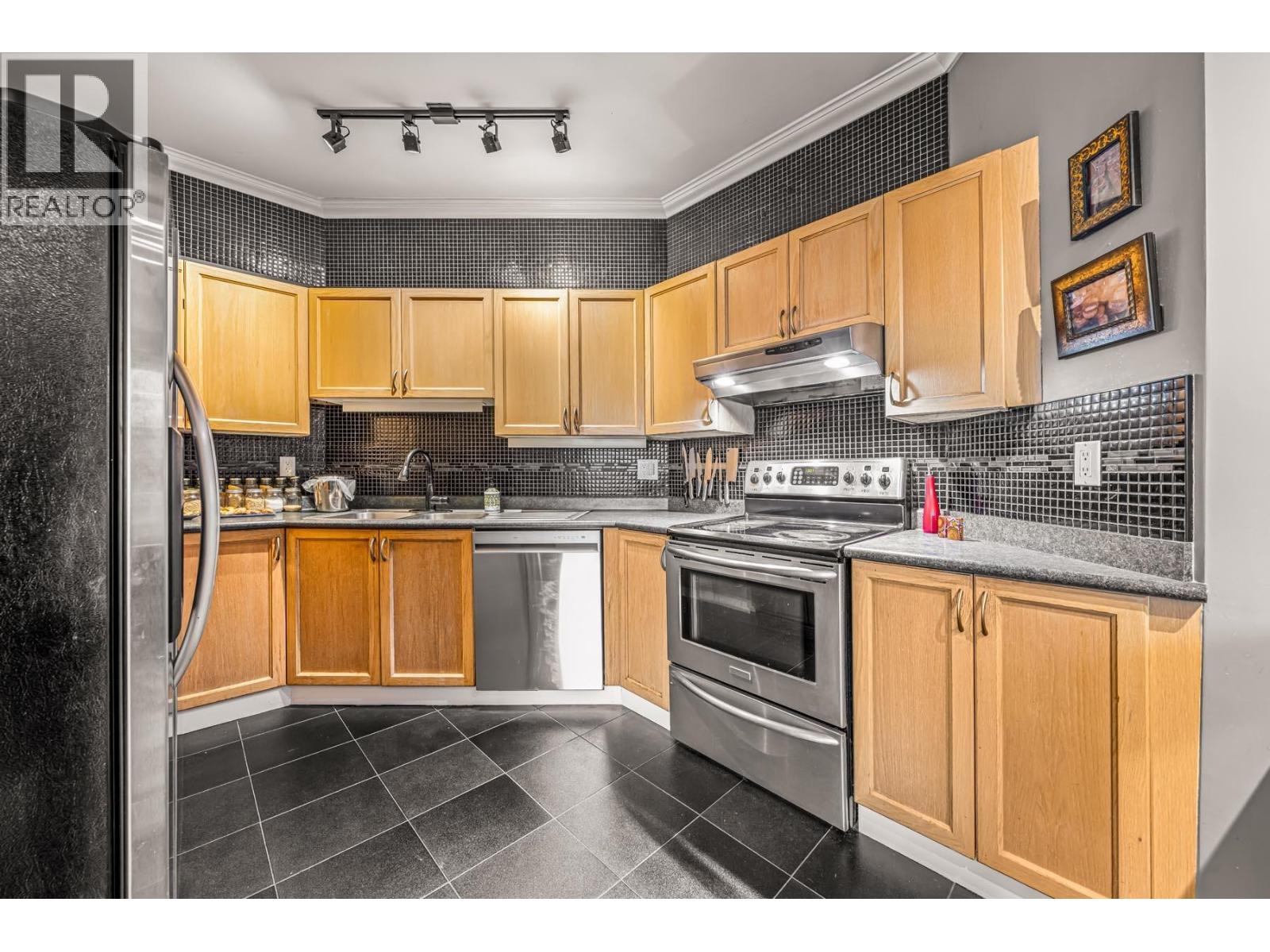 418 1150 Quayside Drive, New Westminster, British Columbia  V3M 6E1 - Photo 11 - R3102990